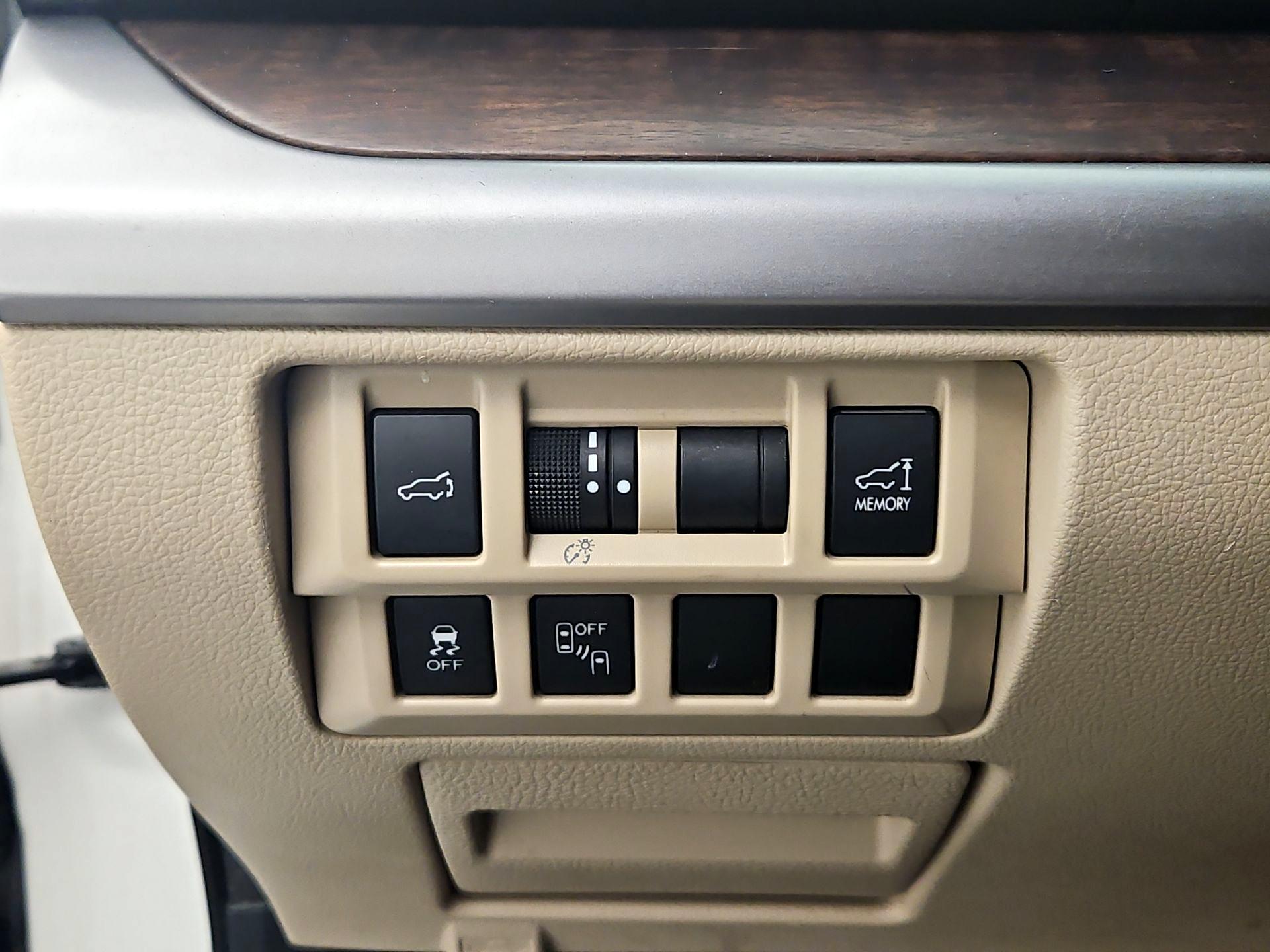 Thumbnail: 2015 Subaru Outback - 13