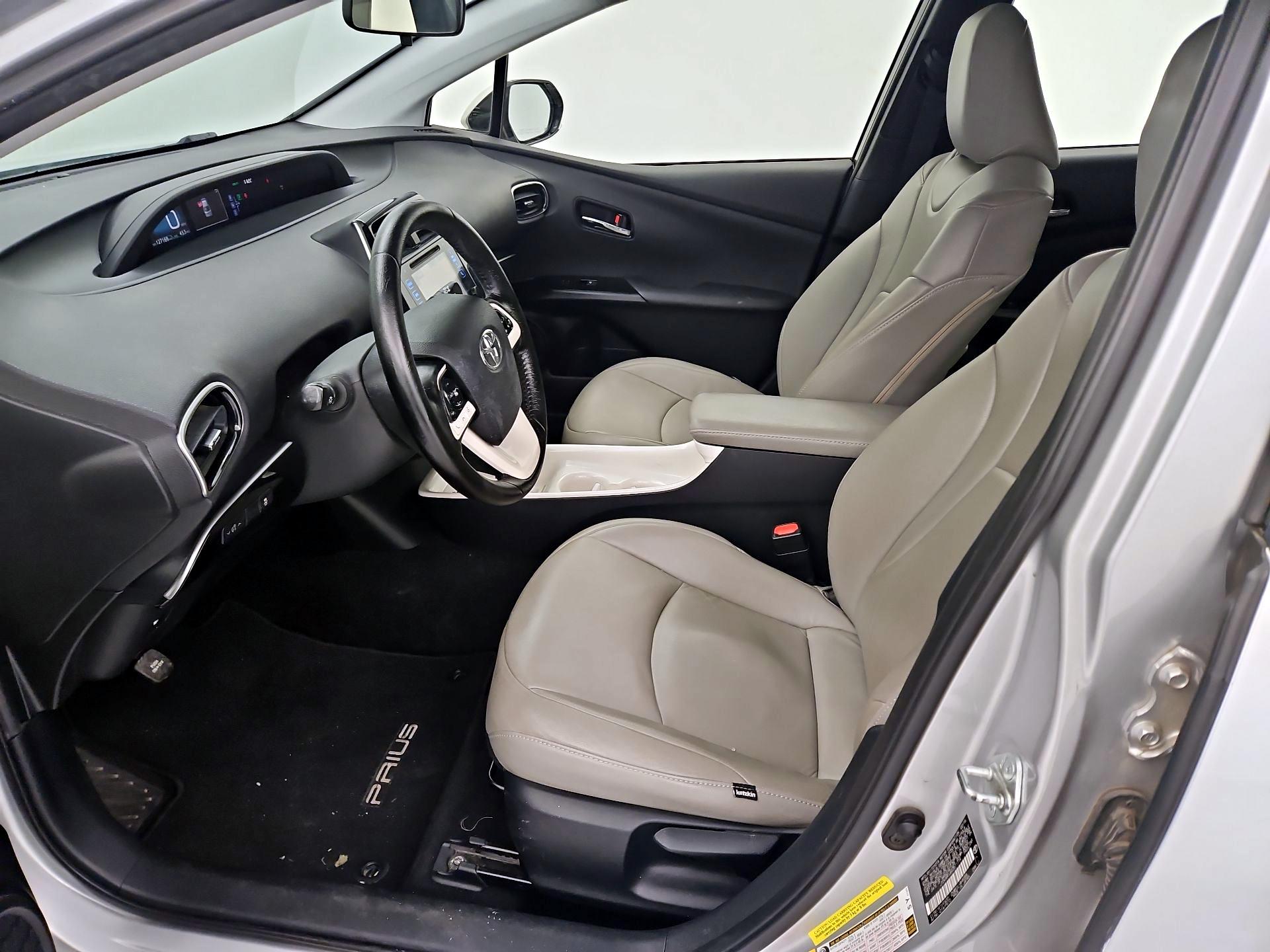 Thumbnail: 2016 Toyota Prius - 11