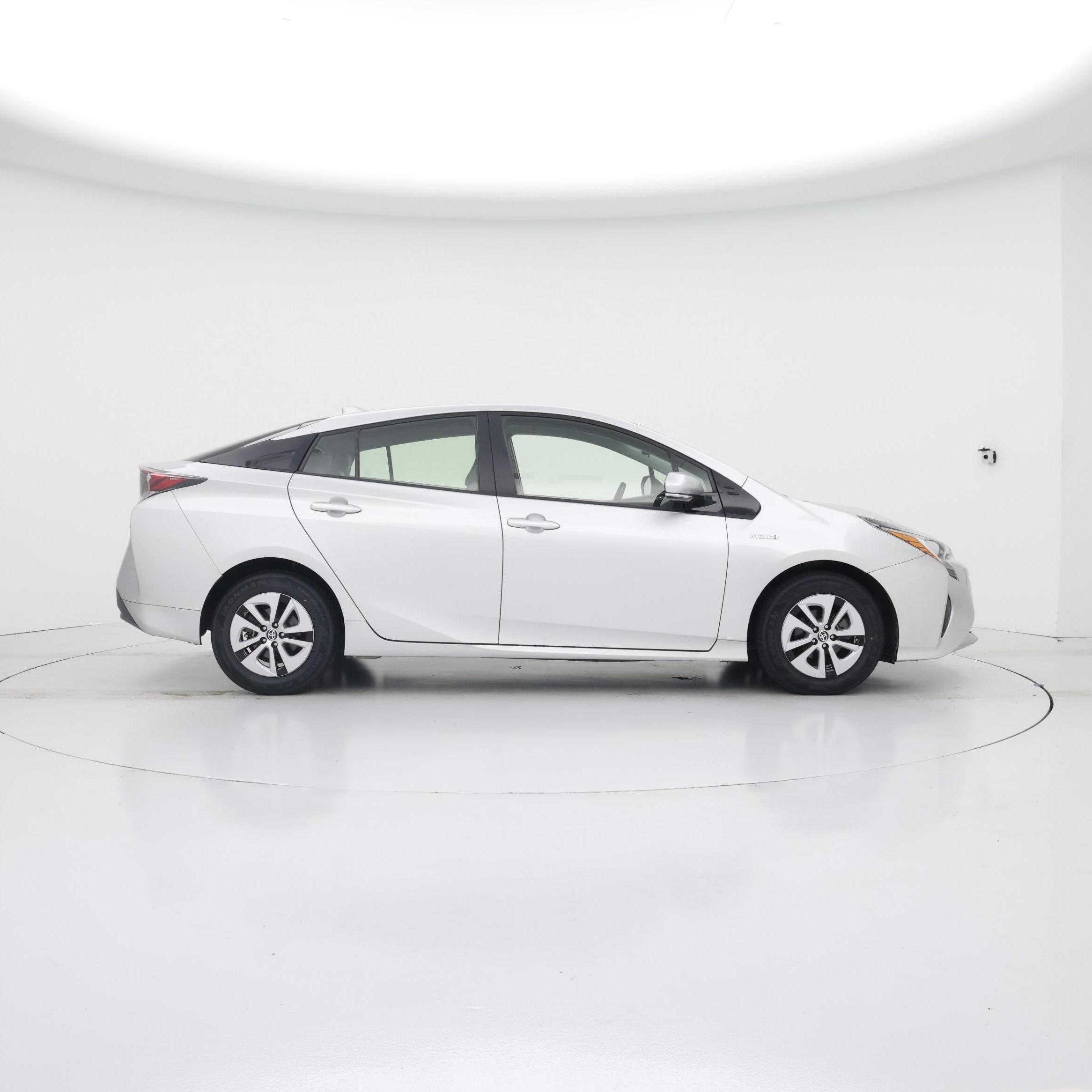 Thumbnail: 2016 Toyota Prius - 7