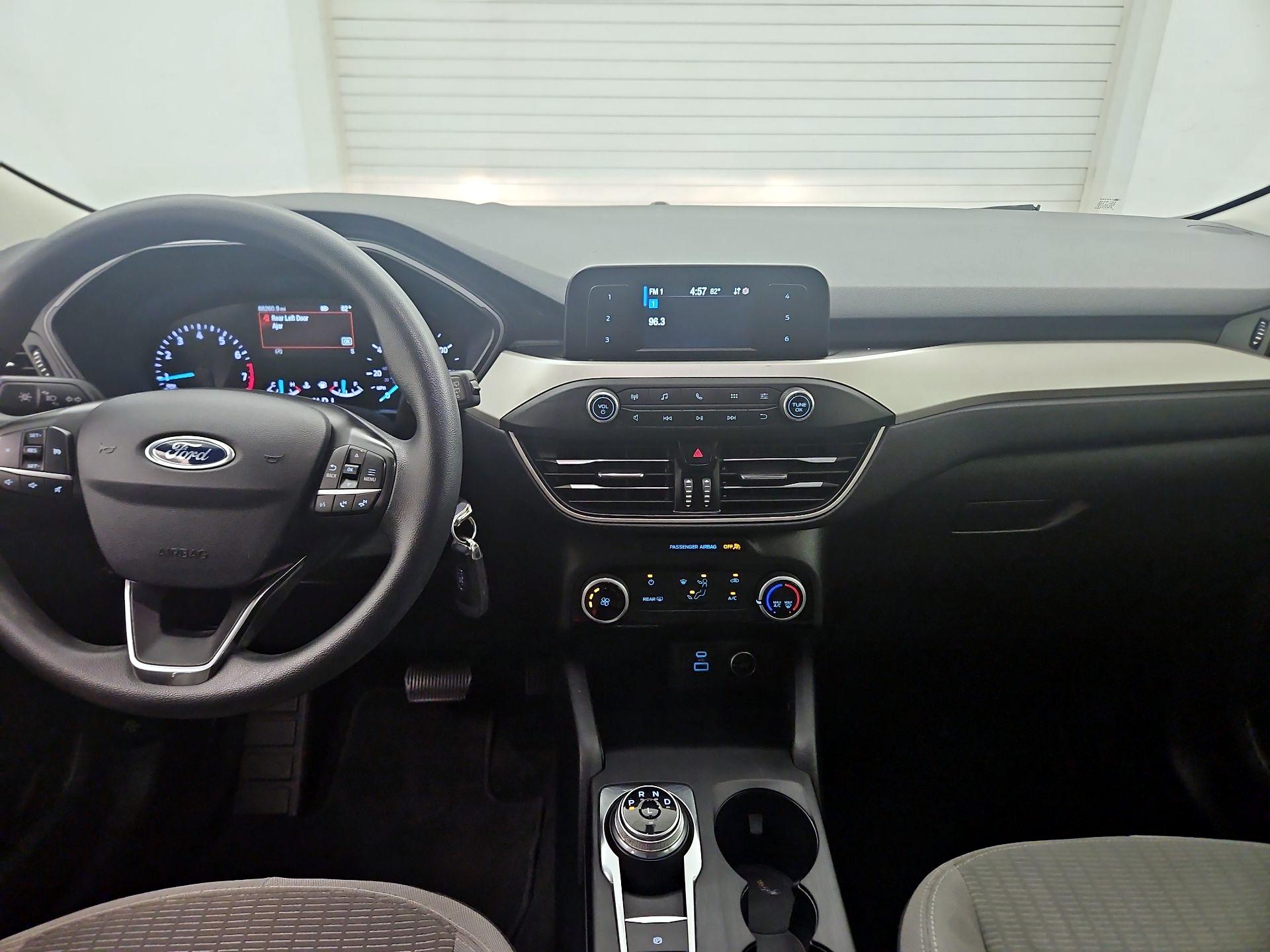 Thumbnail: 2021 Ford Escape - 9