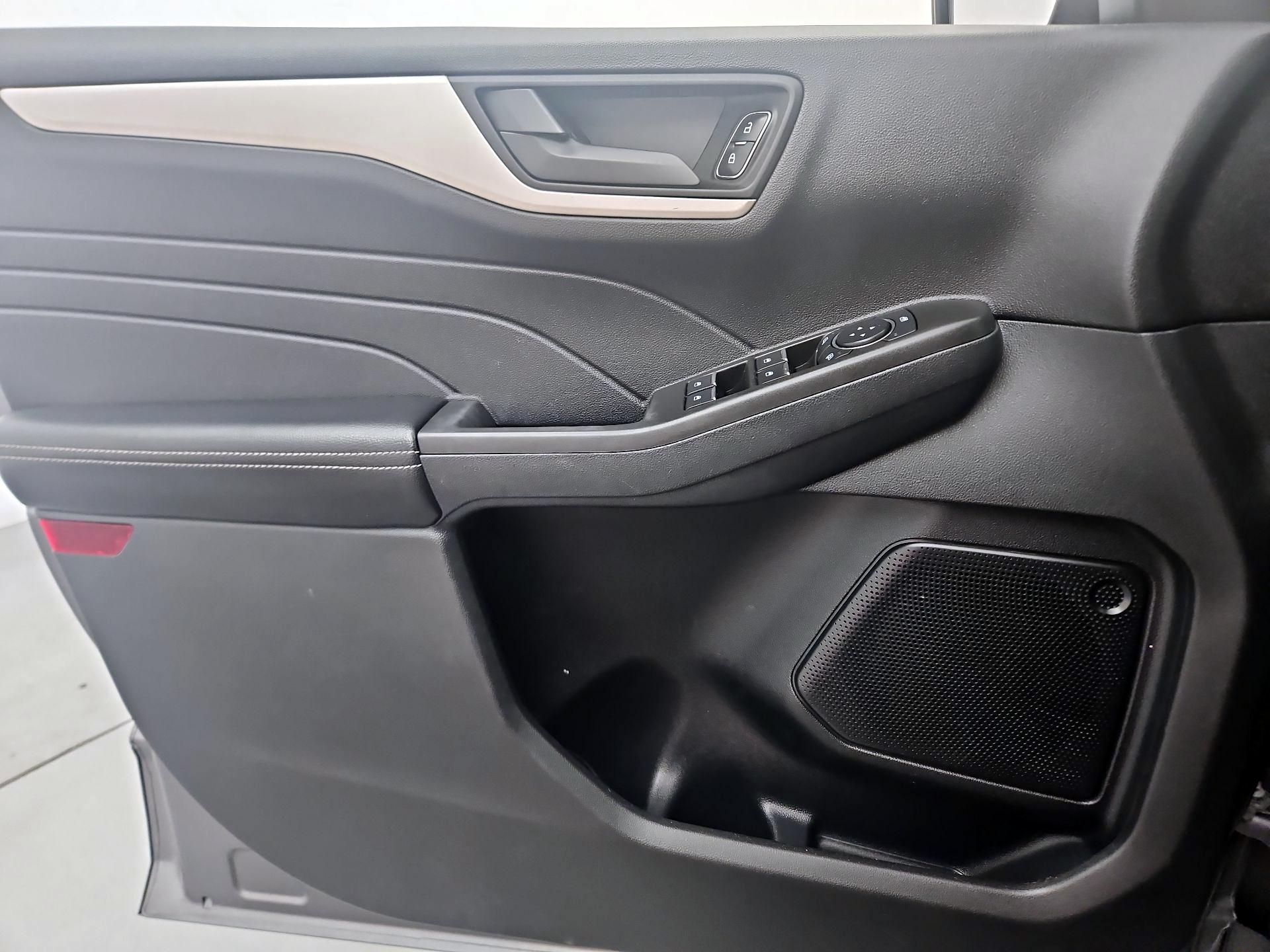 Thumbnail: 2021 Ford Escape - 12