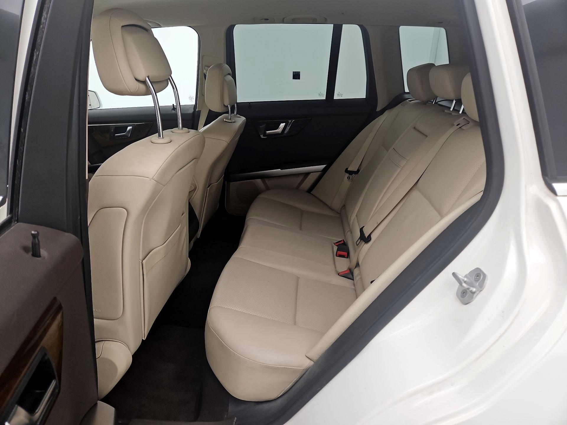 Thumbnail: 2015 Mercedes-Benz GLK - 17
