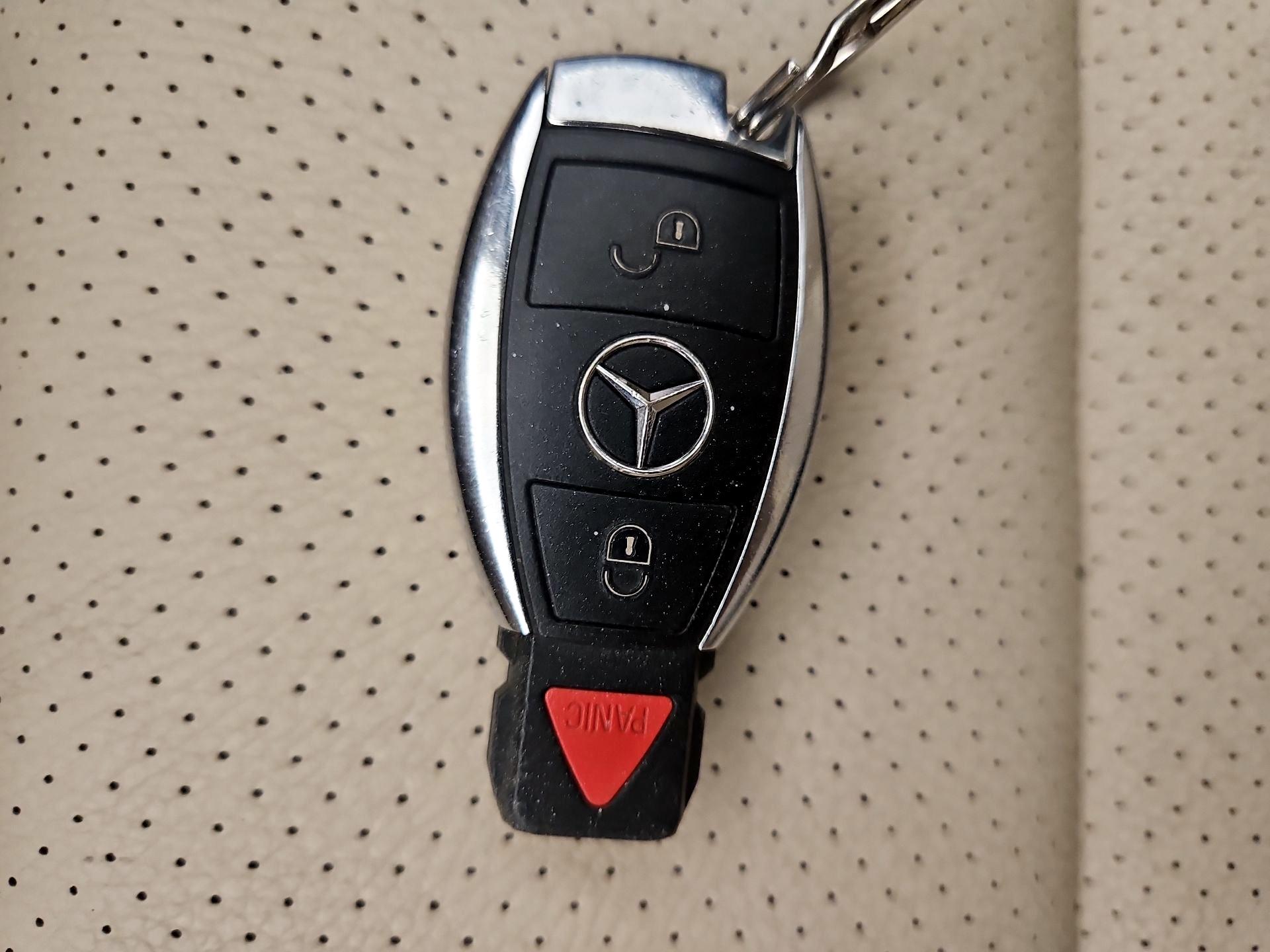 Thumbnail: 2015 Mercedes-Benz GLK - 20