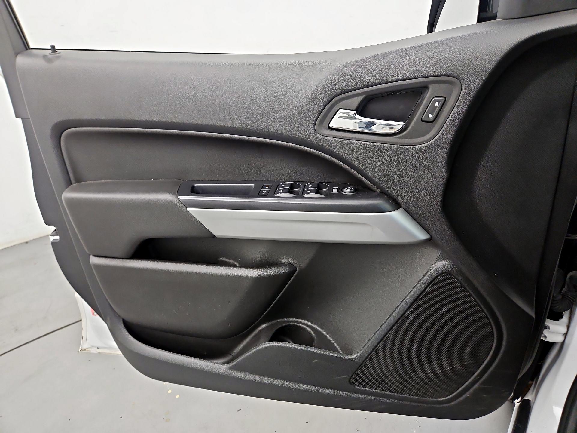 Thumbnail: 2022 Chevrolet Colorado - 12