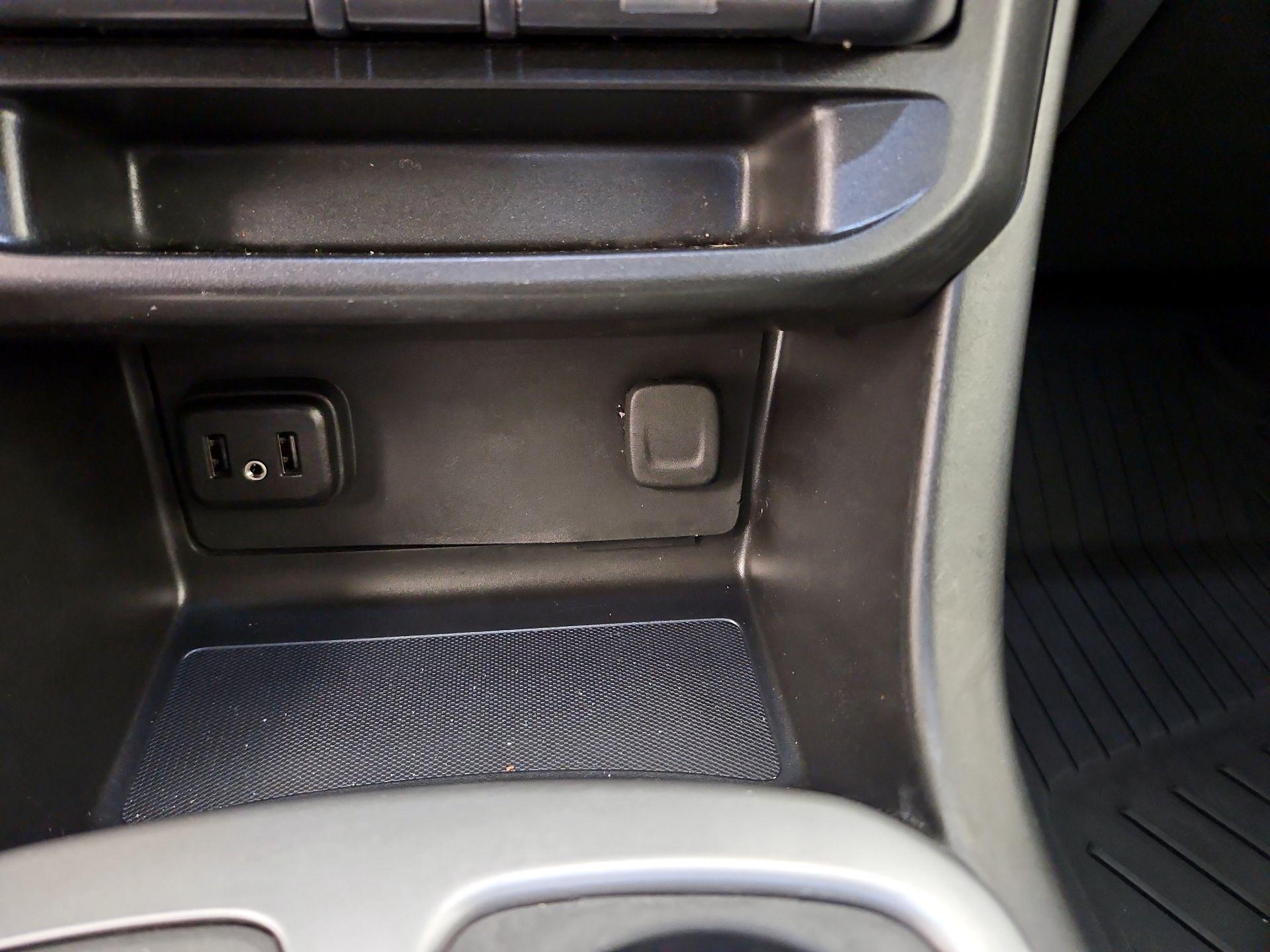 Thumbnail: 2022 Chevrolet Colorado - 18