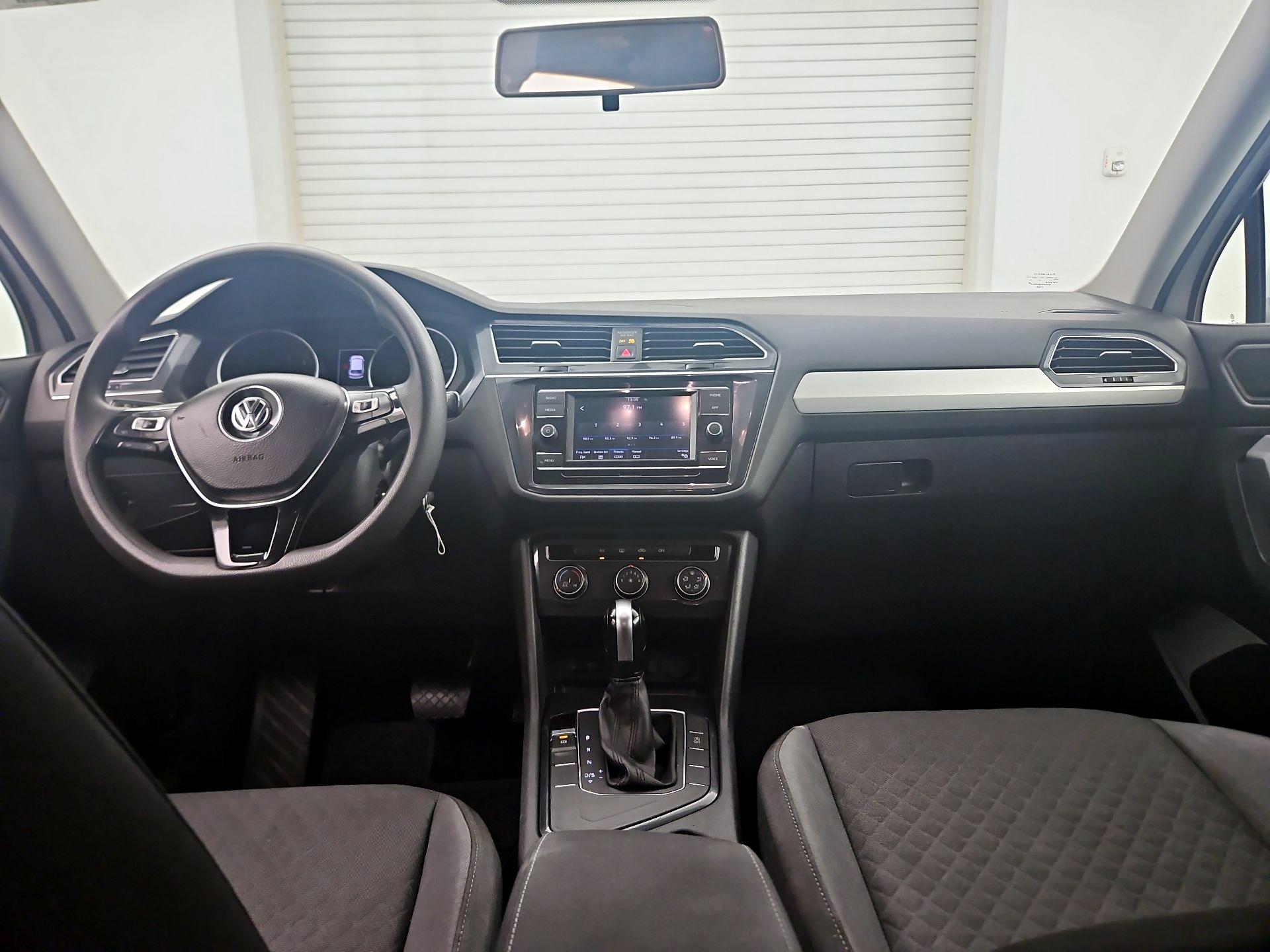 Thumbnail: 2020 Volkswagen Tiguan - 9