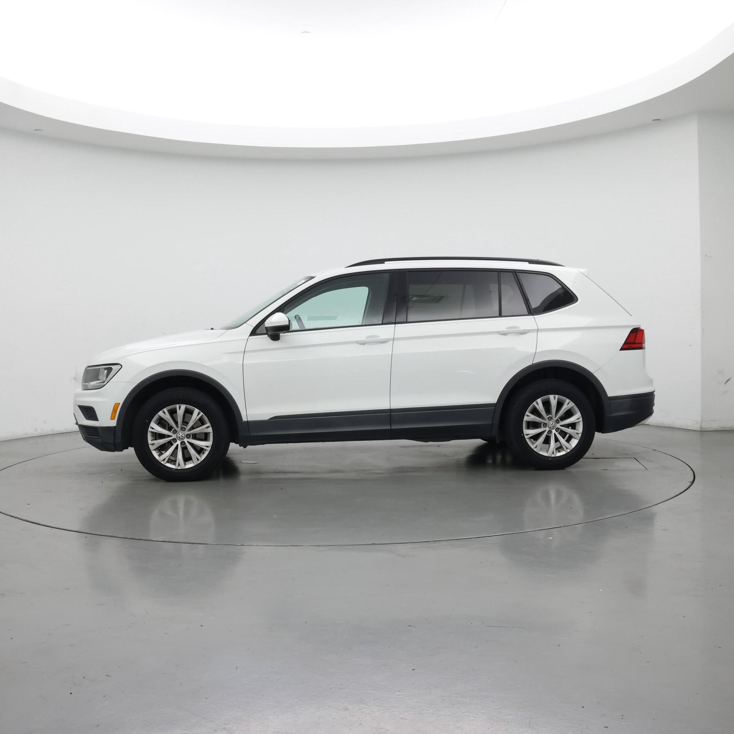 Thumbnail: 2020 Volkswagen Tiguan - 3