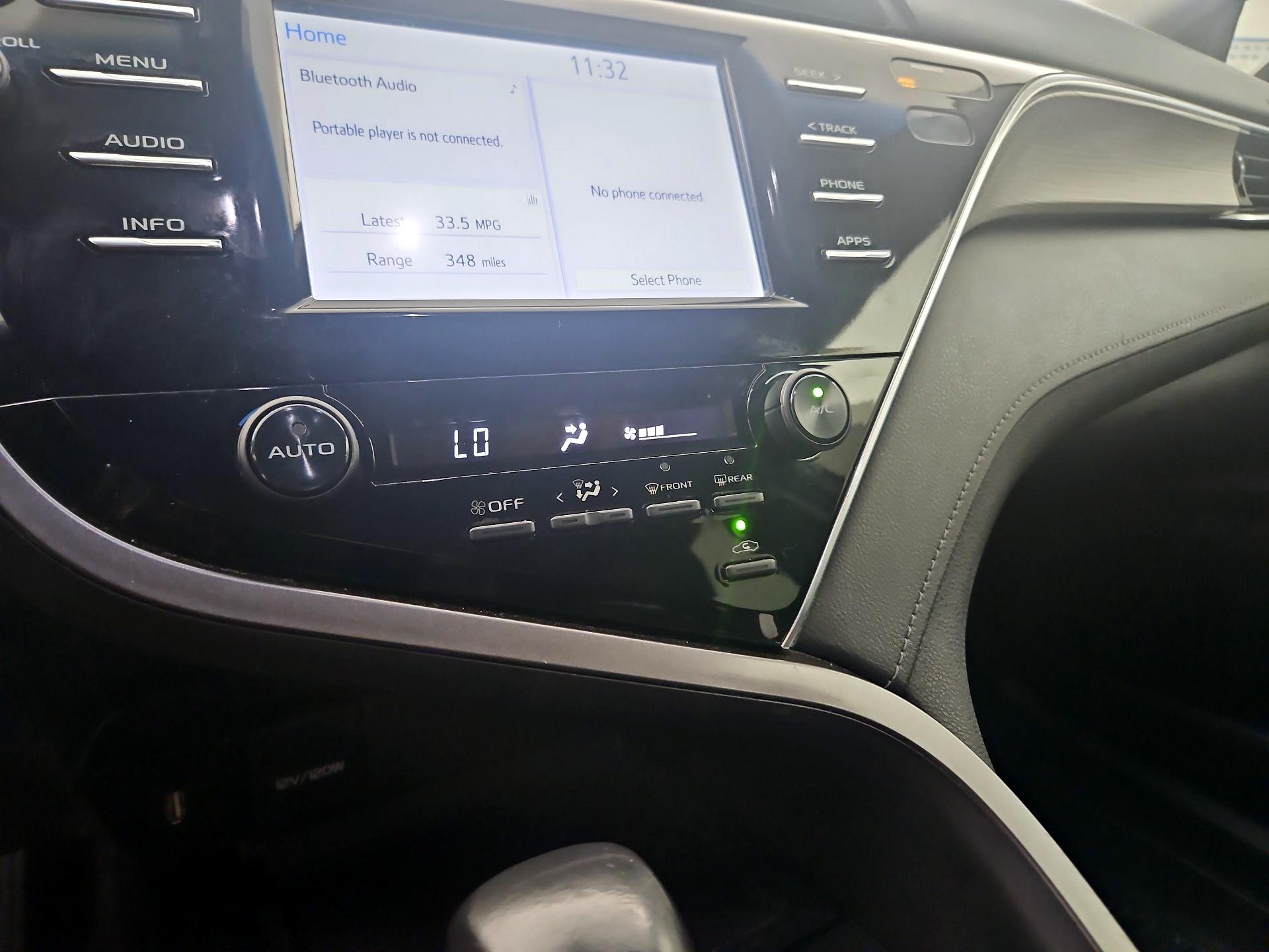Thumbnail: 2018 Toyota Camry - 16