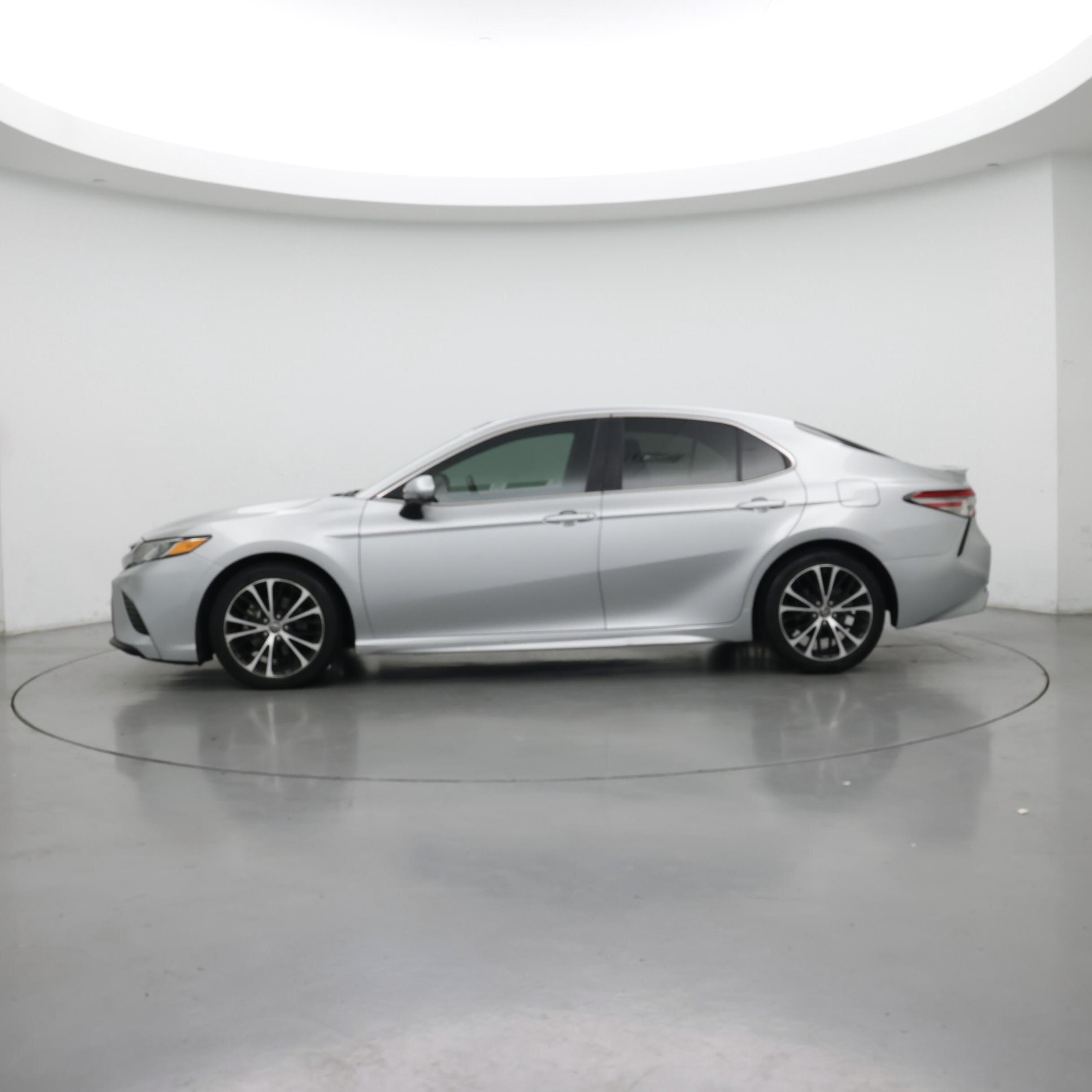Thumbnail: 2018 Toyota Camry - 3