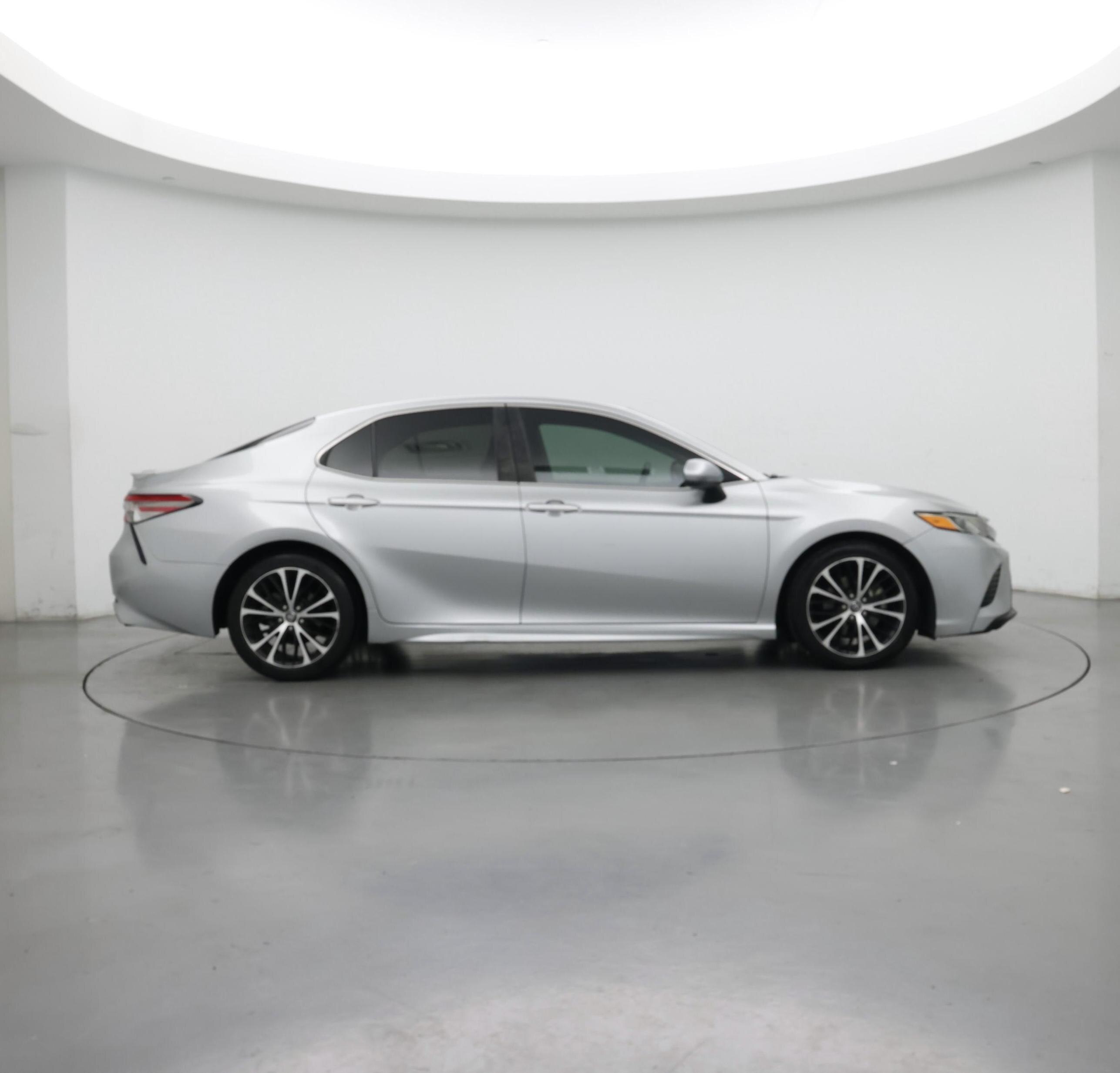 Thumbnail: 2018 Toyota Camry - 7