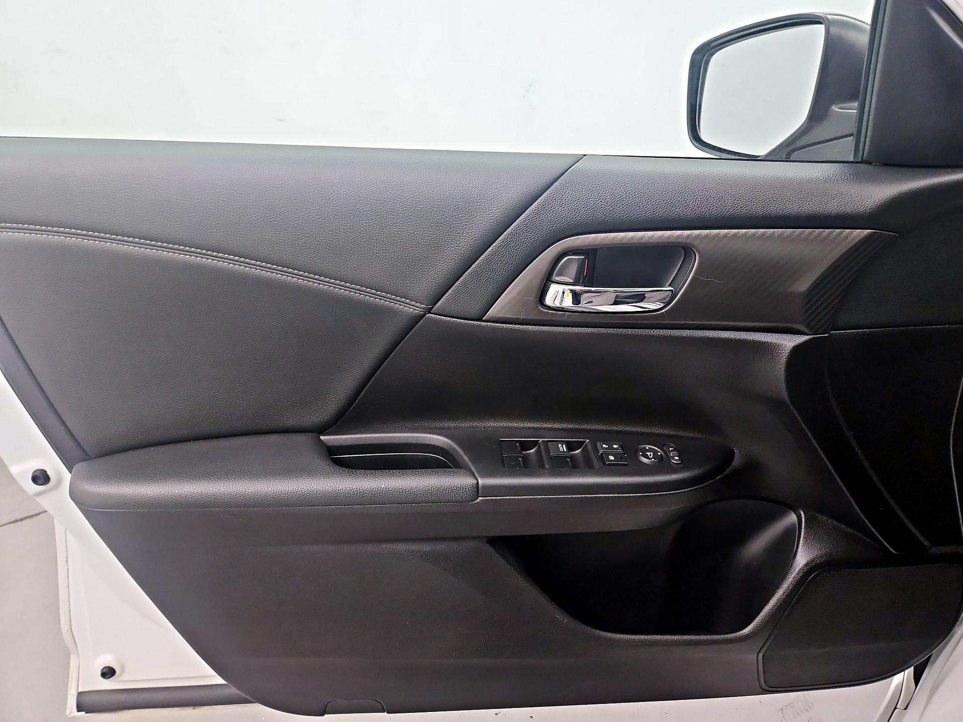 Thumbnail: 2017 Honda Accord - 12