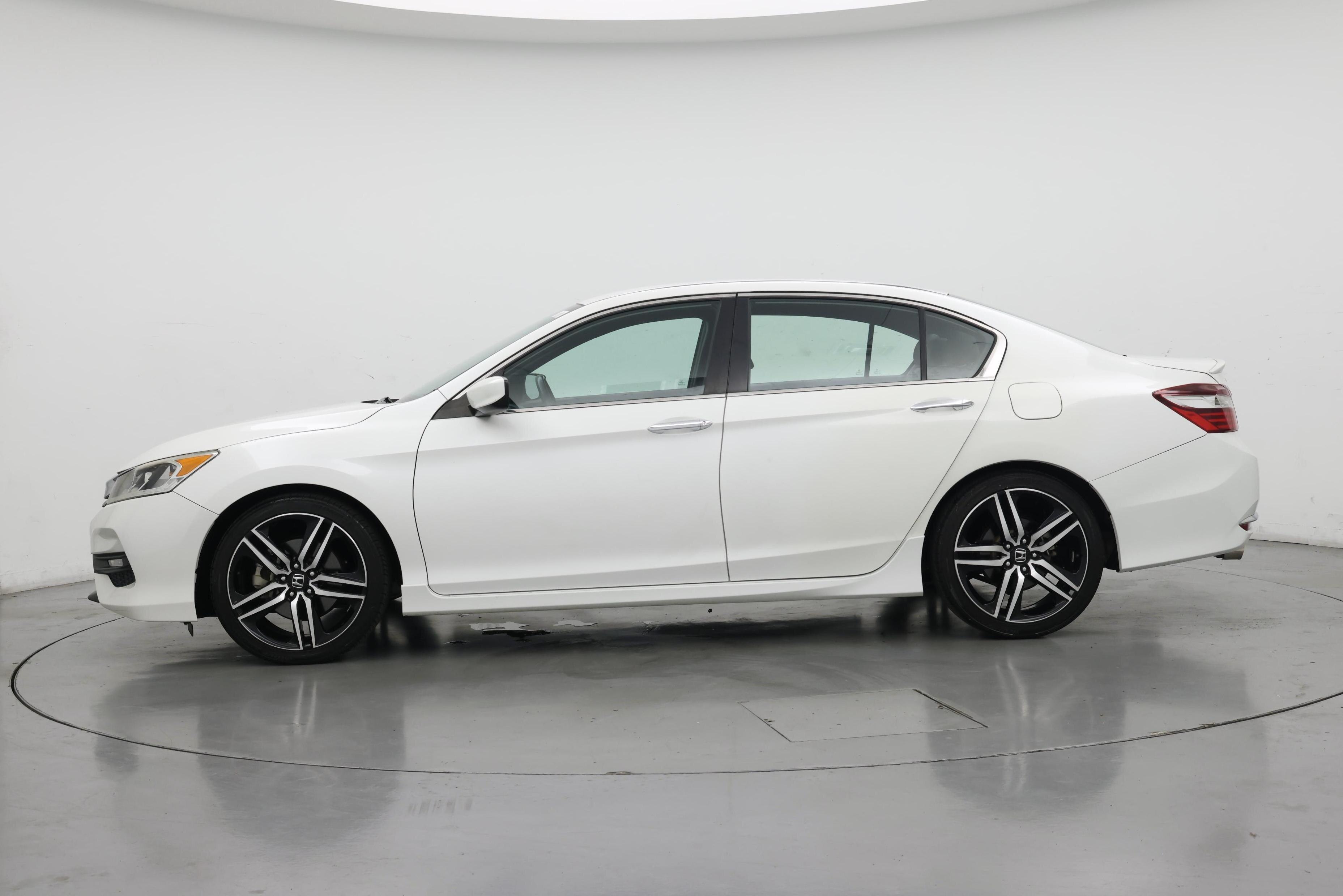 Thumbnail: 2017 Honda Accord - 3