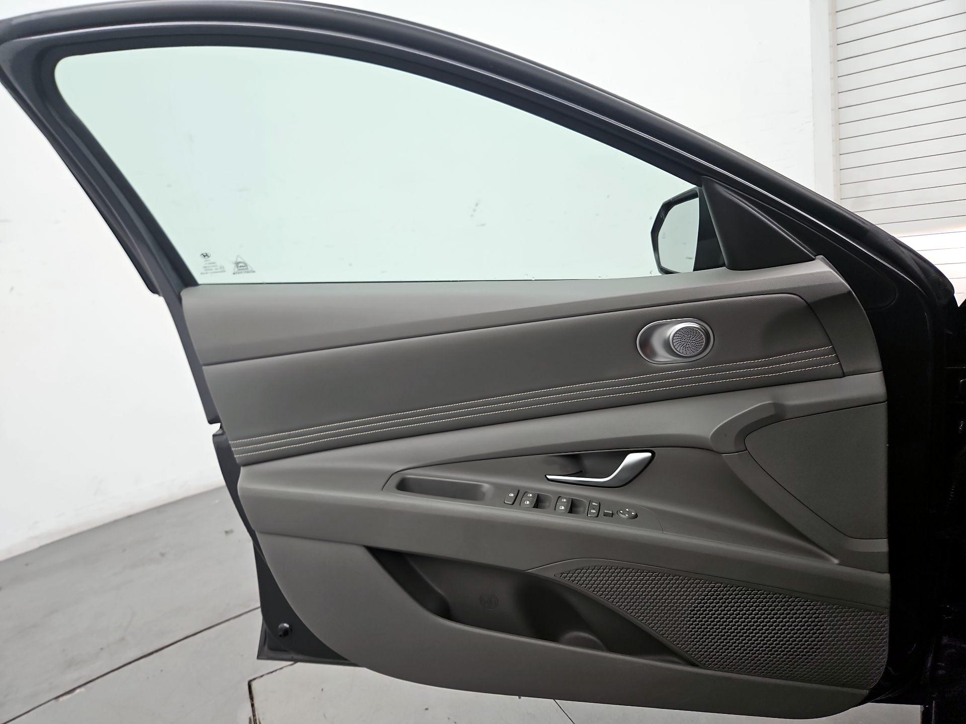 Thumbnail: 2023 Hyundai Elantra - 12