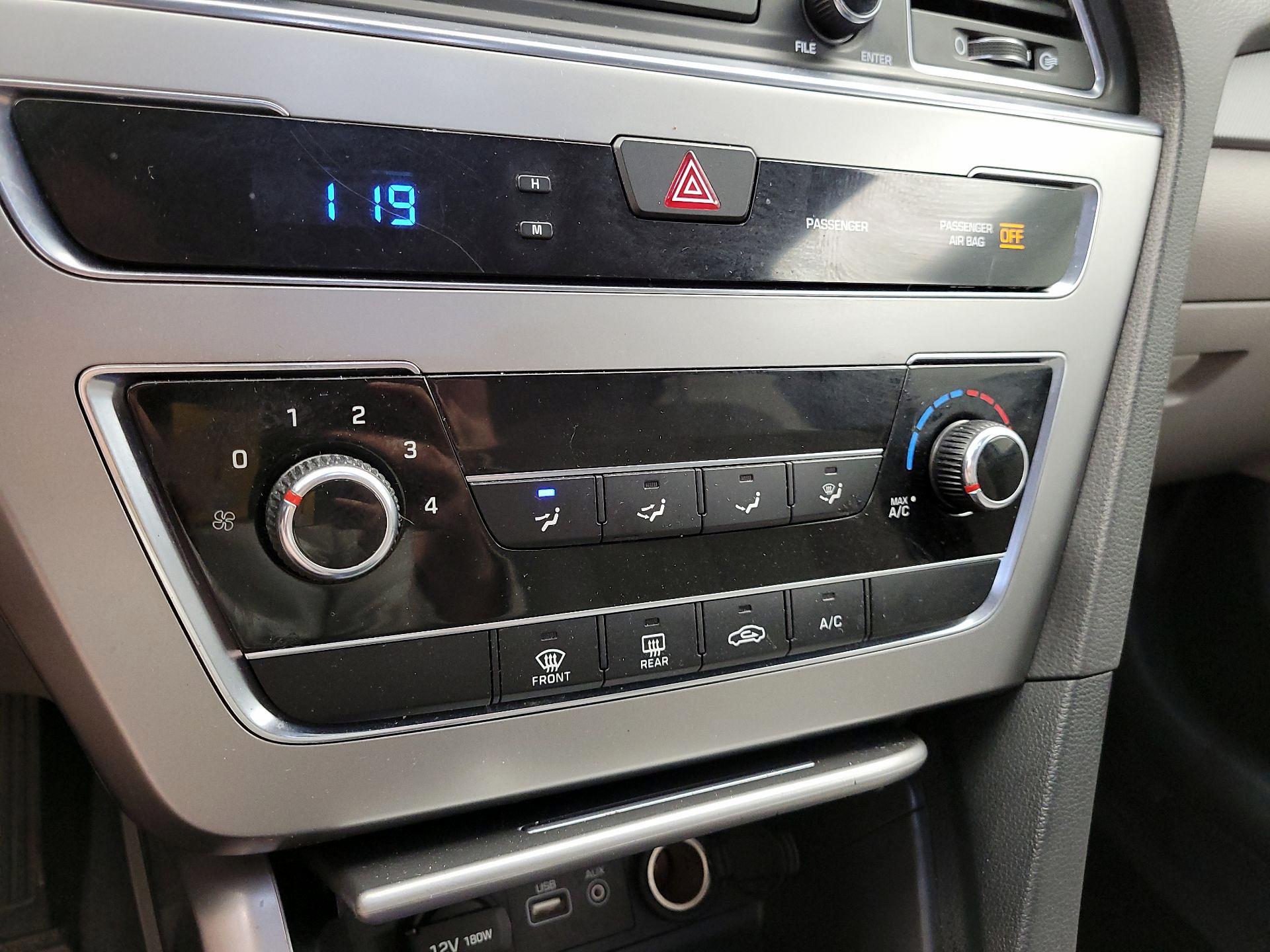 Thumbnail: 2015 Hyundai Sonata - 14
