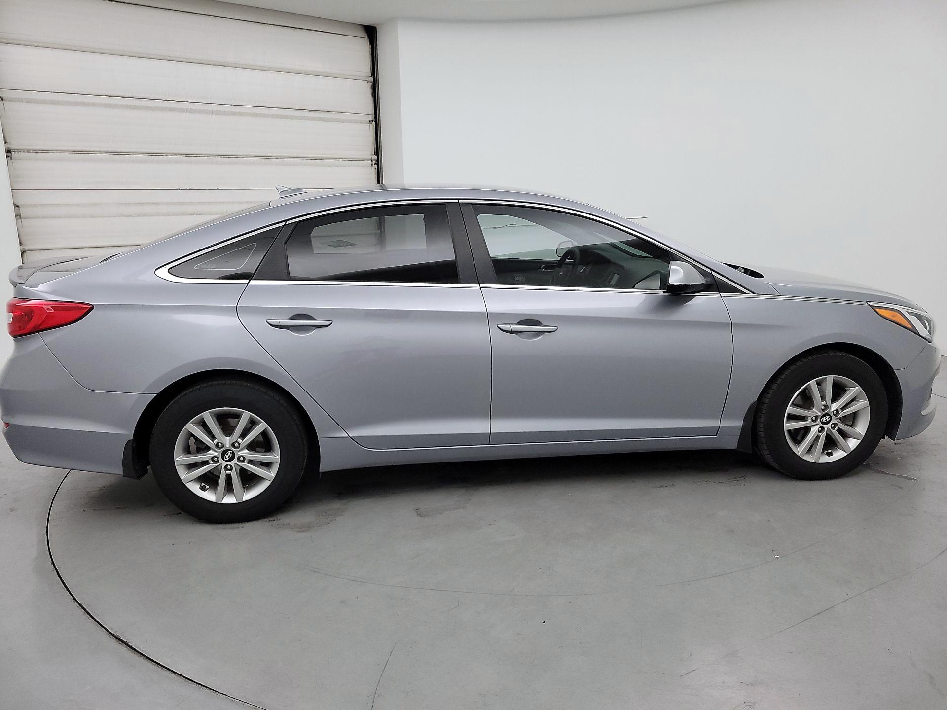 Thumbnail: 2015 Hyundai Sonata - 4