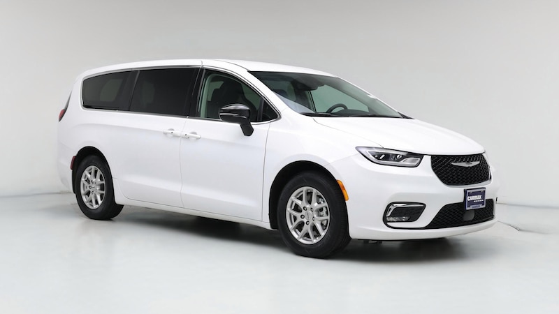 2024 Chrysler Pacifica Touring L Hero Image