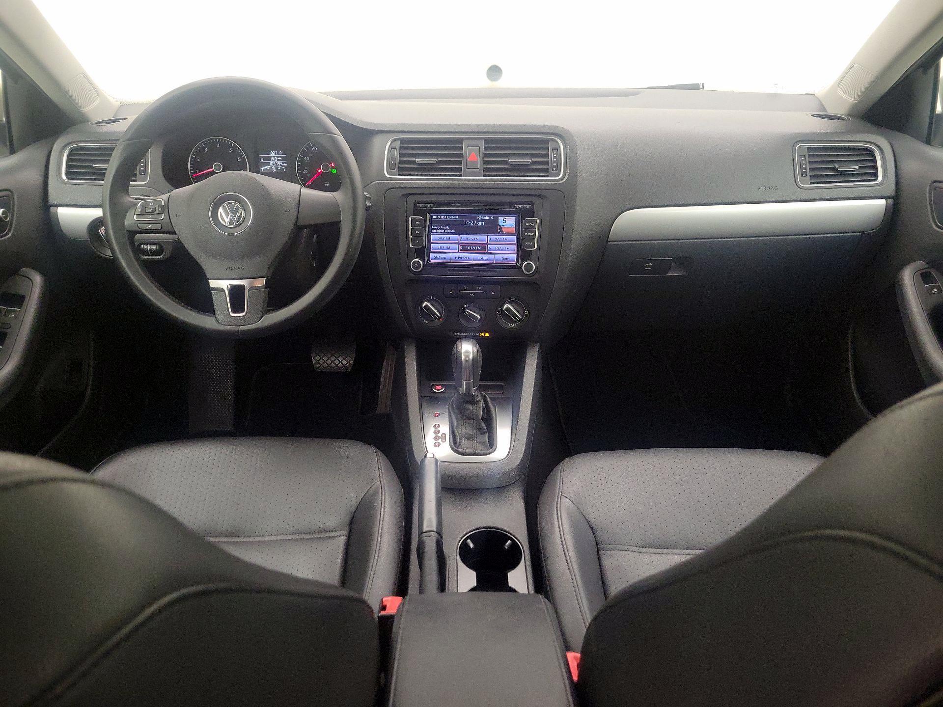 Thumbnail: 2014 Volkswagen Jetta - 9