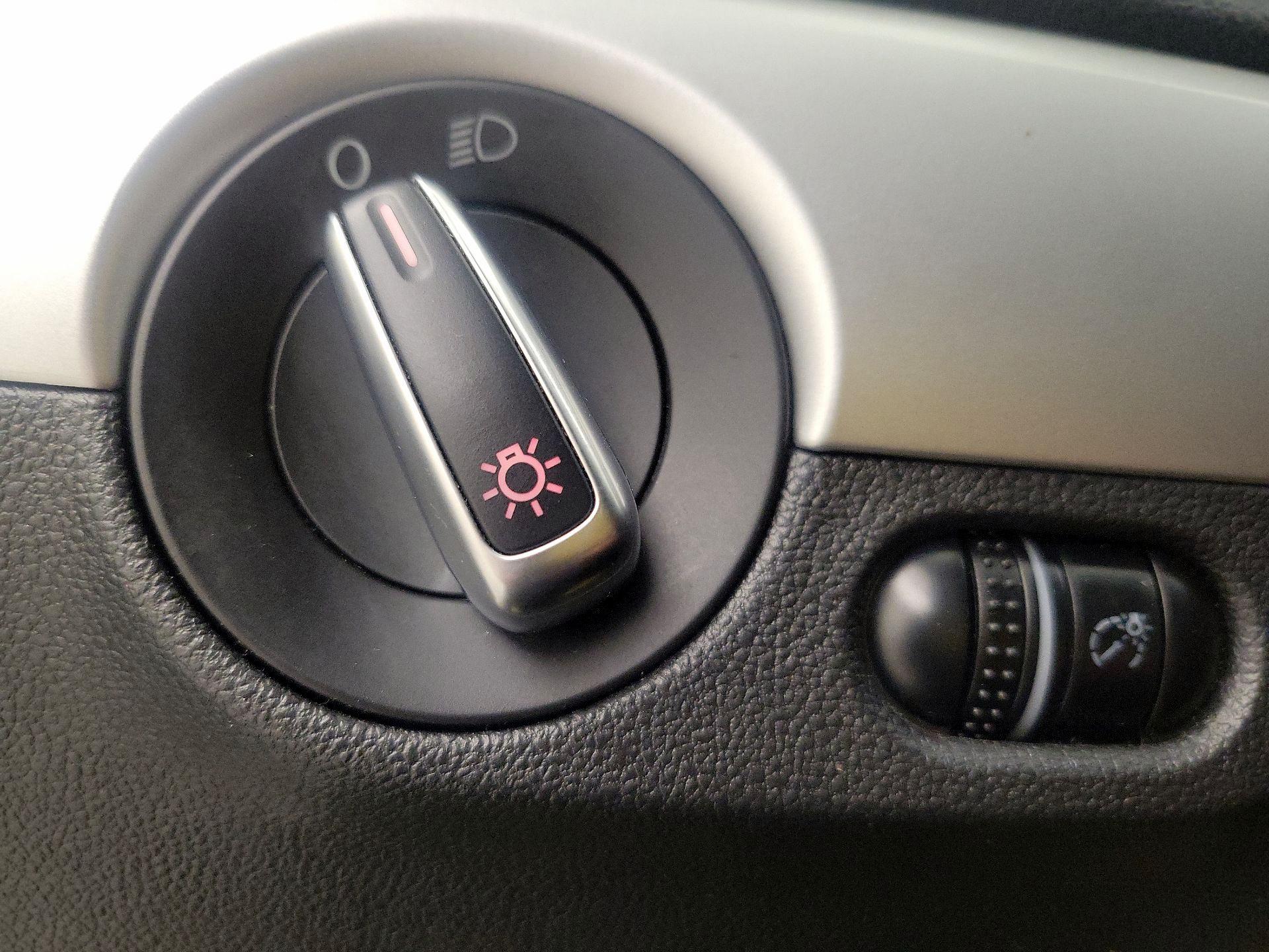 Thumbnail: 2014 Volkswagen Jetta - 13