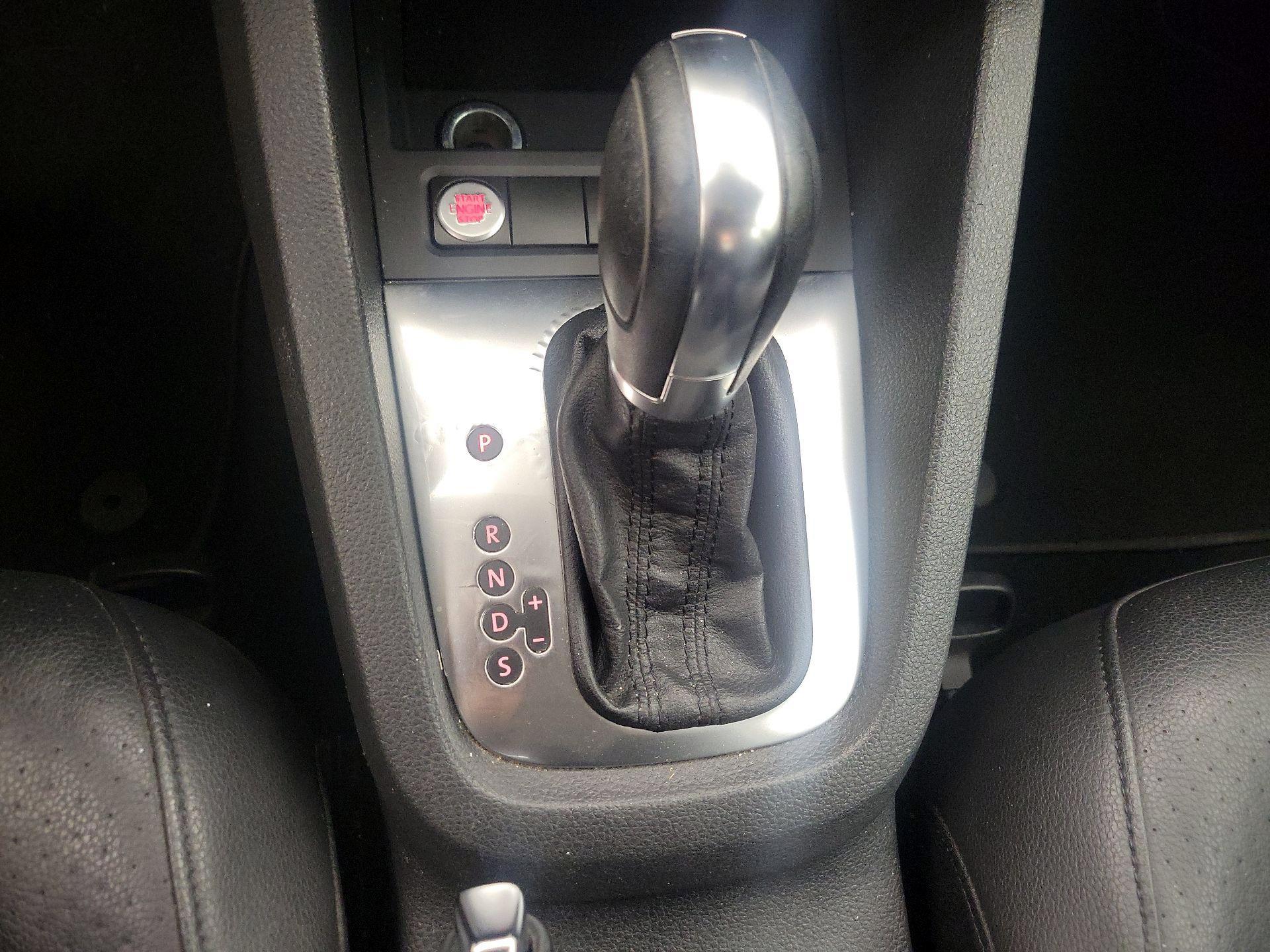 Thumbnail: 2014 Volkswagen Jetta - 17
