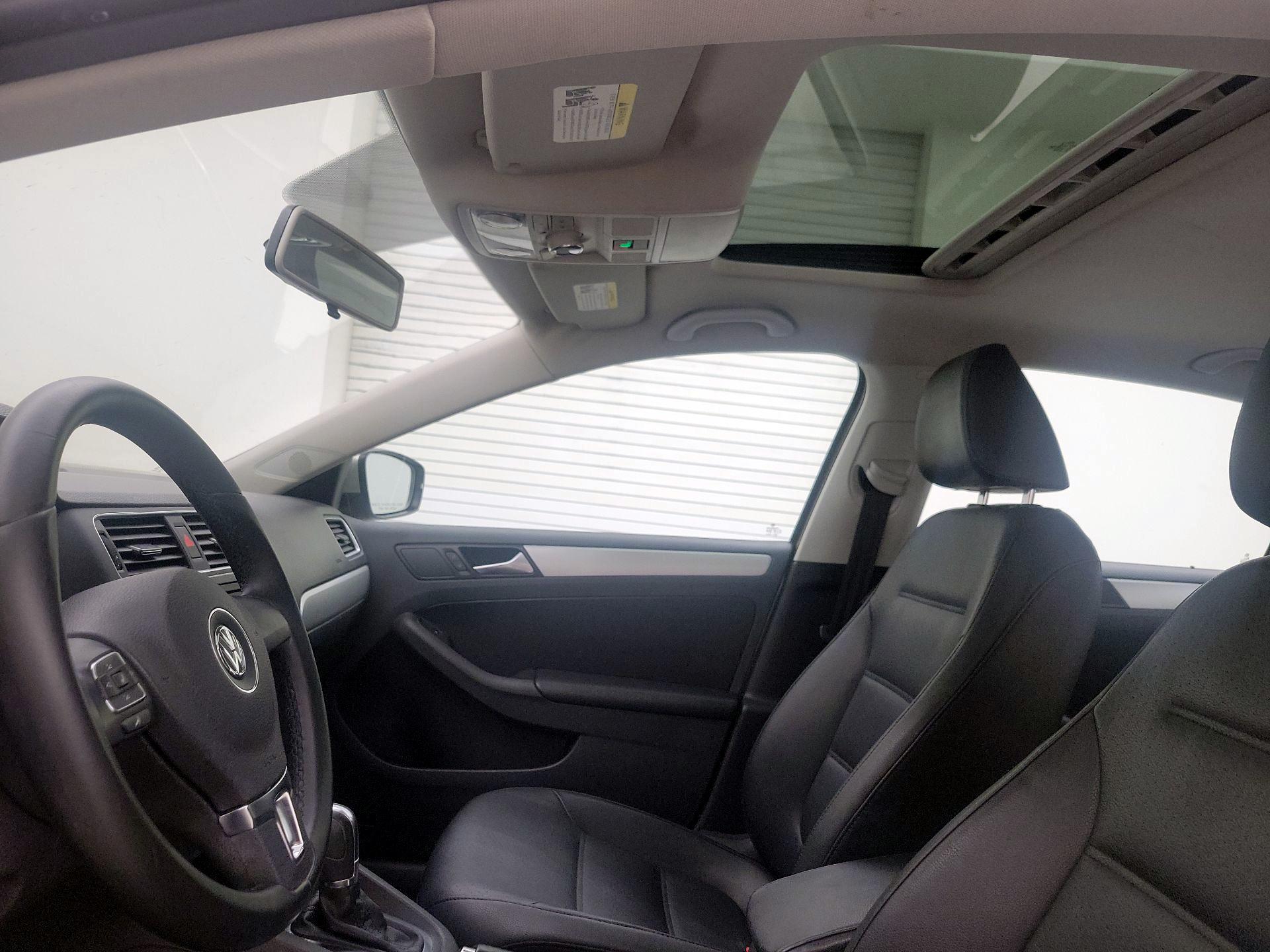 Thumbnail: 2014 Volkswagen Jetta - 19