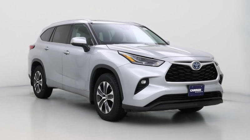 2022 Toyota Highlander XLE Hero Image