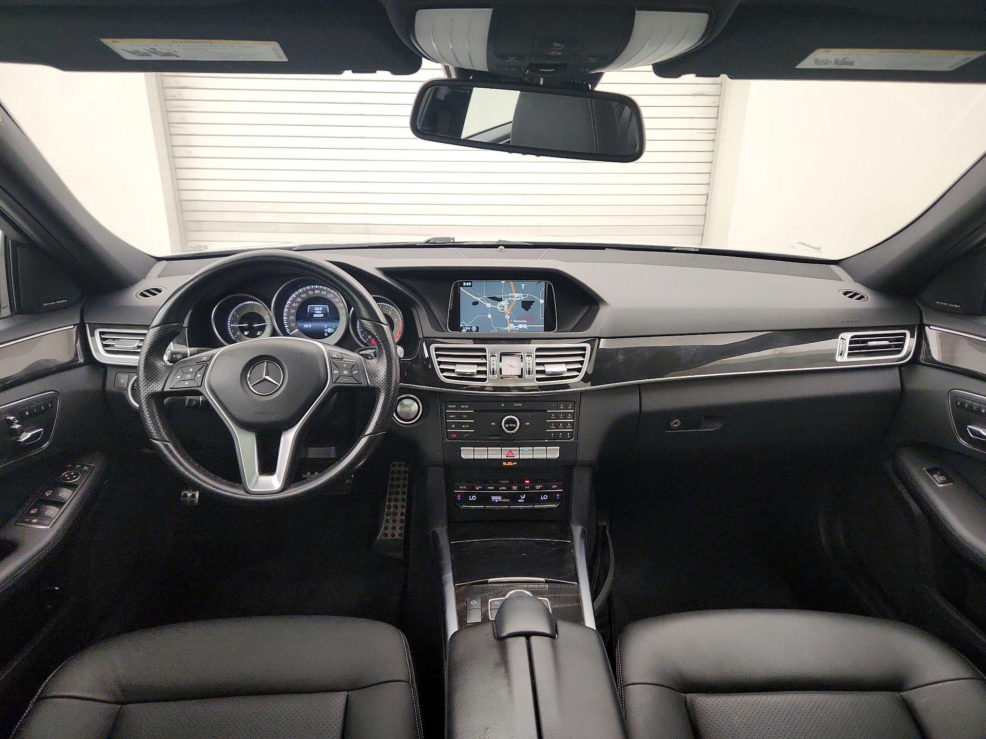 Thumbnail: 2016 Mercedes-Benz E-Class - 9