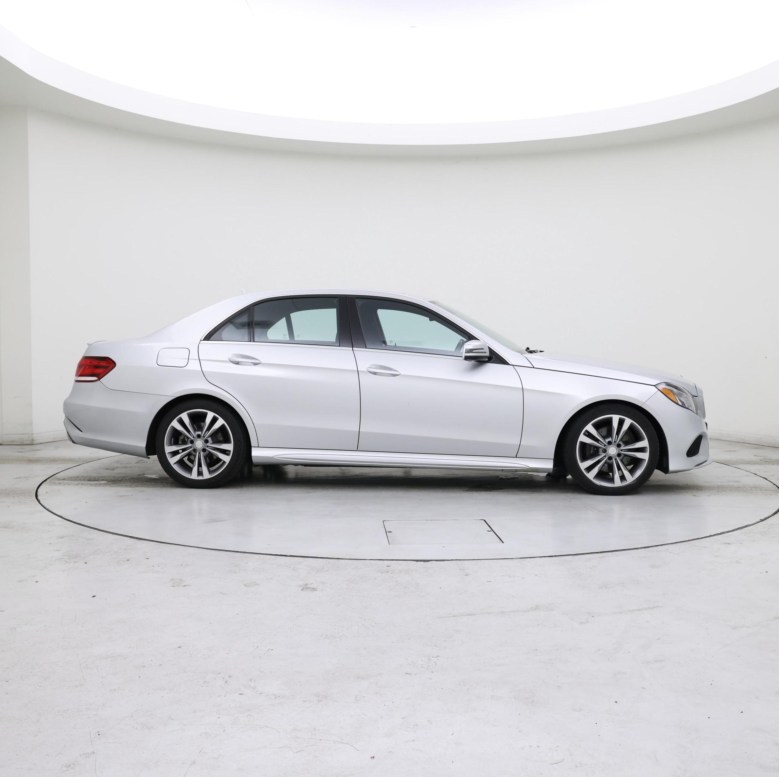 Thumbnail: 2016 Mercedes-Benz E-Class - 7