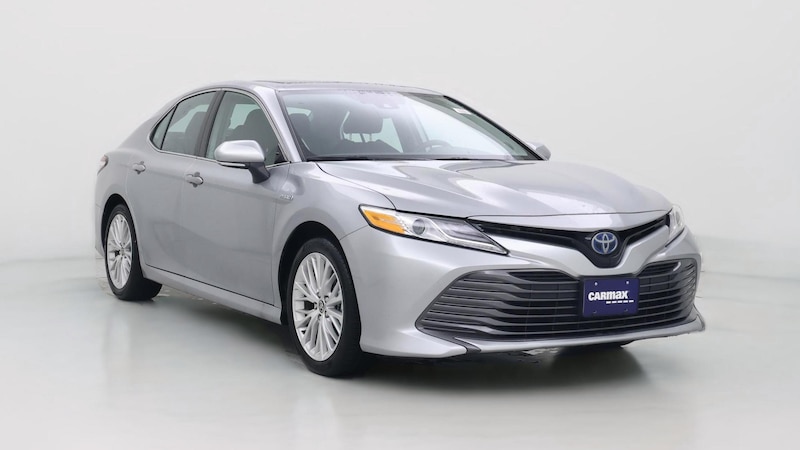 2020 Toyota Camry XLE Hero Image
