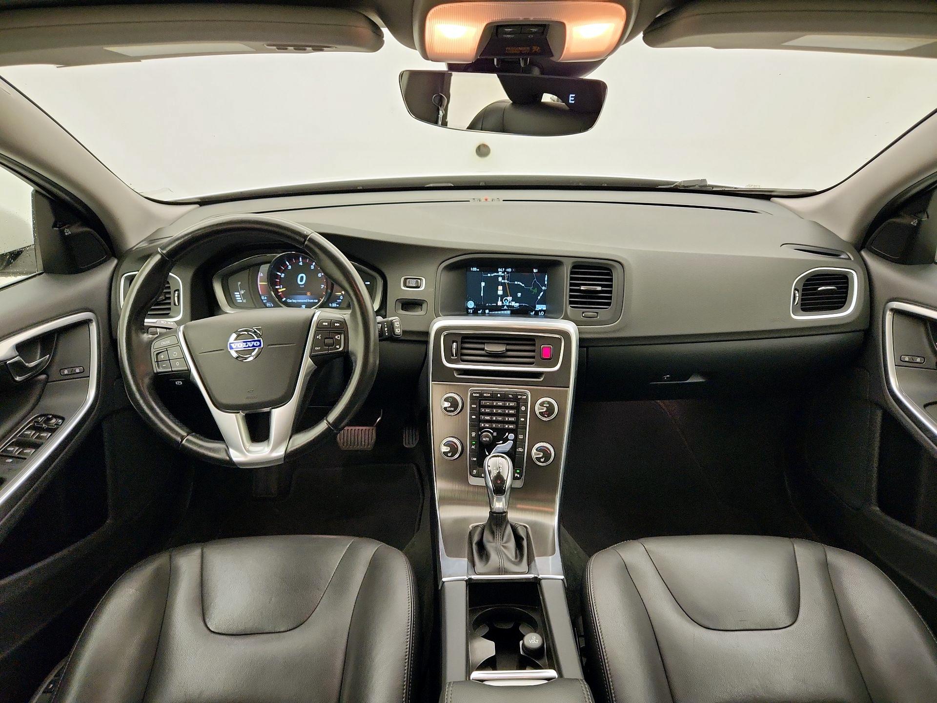 Thumbnail: 2015 Volvo V60 - 9