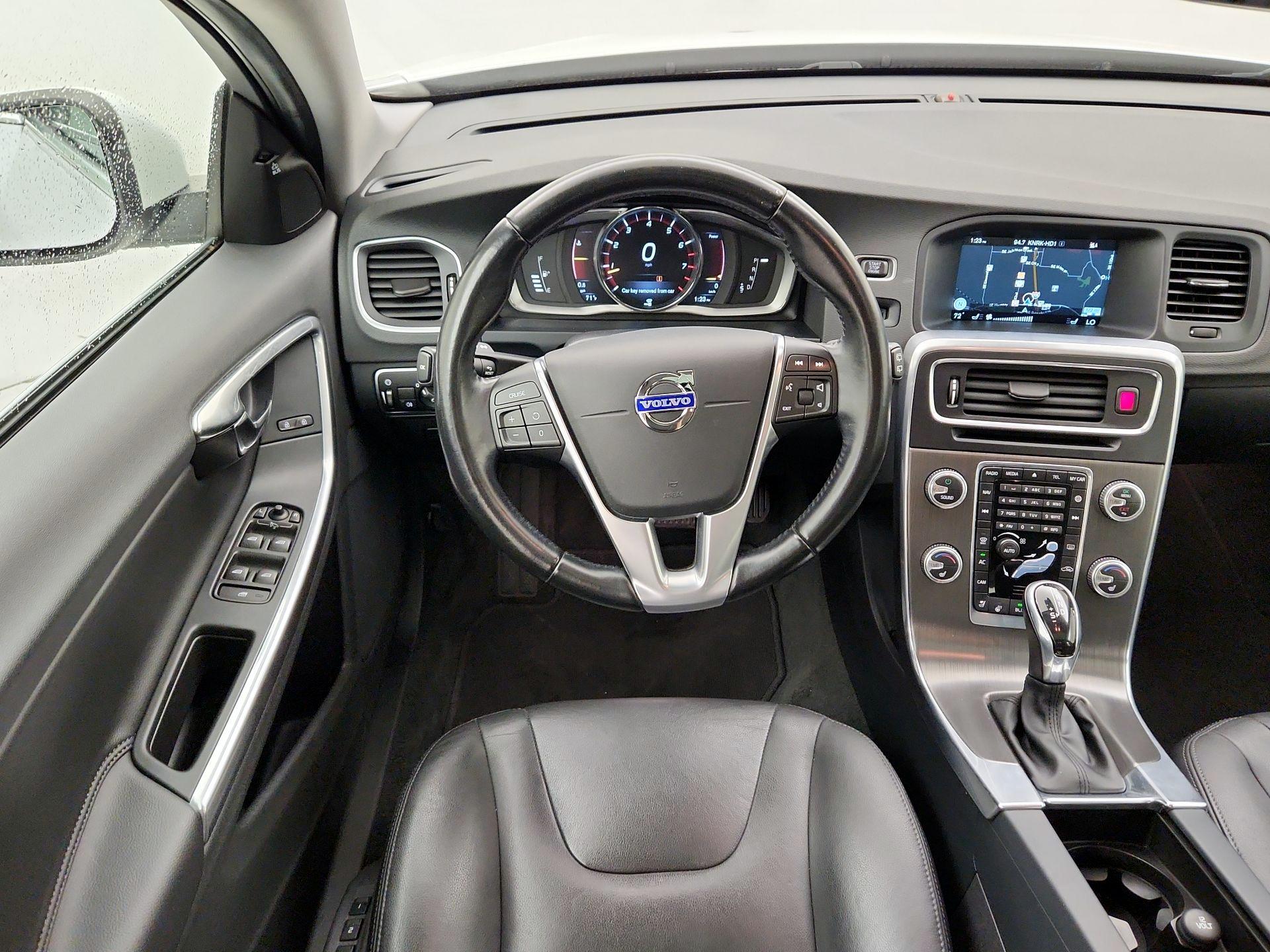 Thumbnail: 2015 Volvo V60 - 10