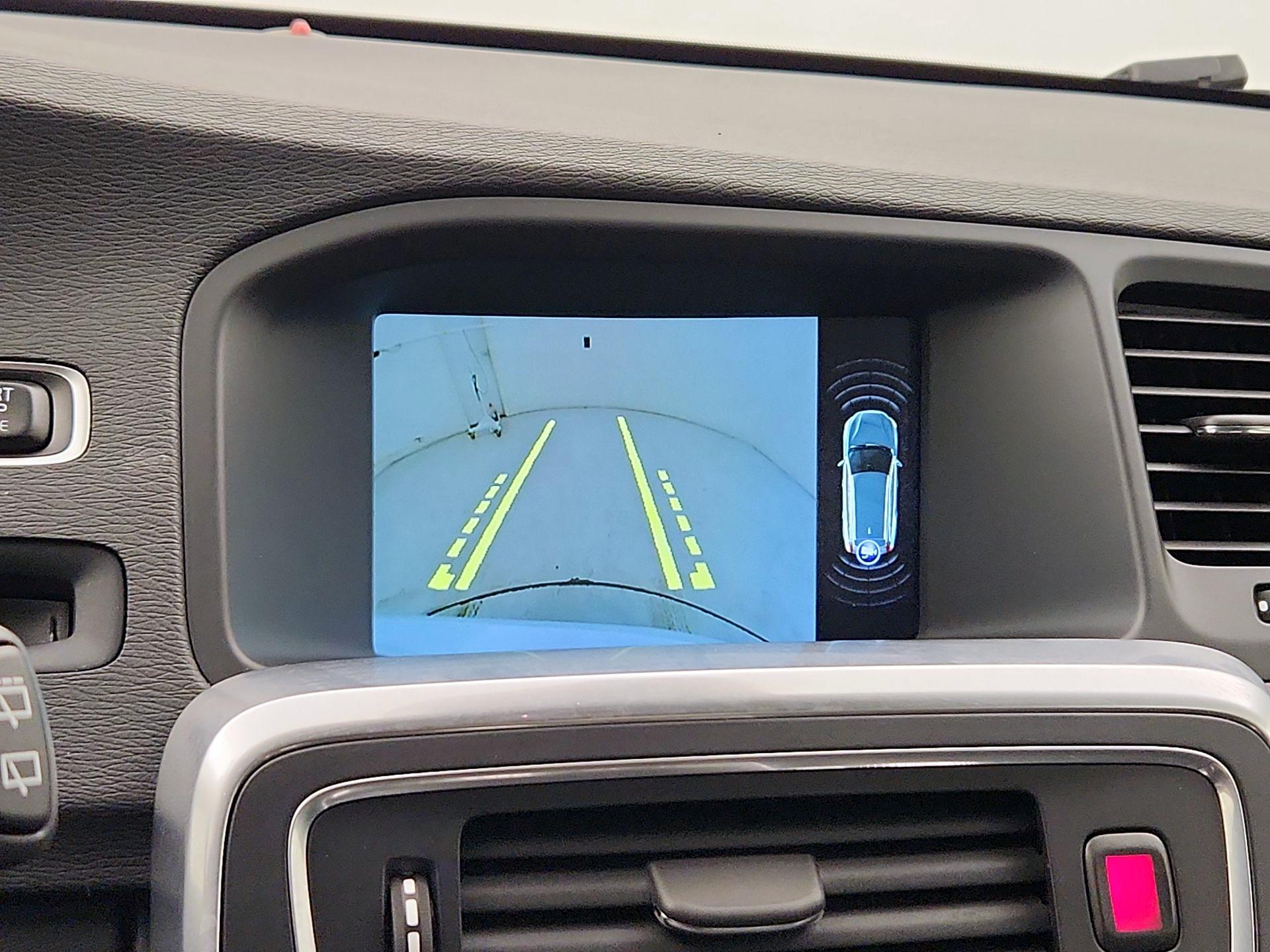 Thumbnail: 2015 Volvo V60 - 15