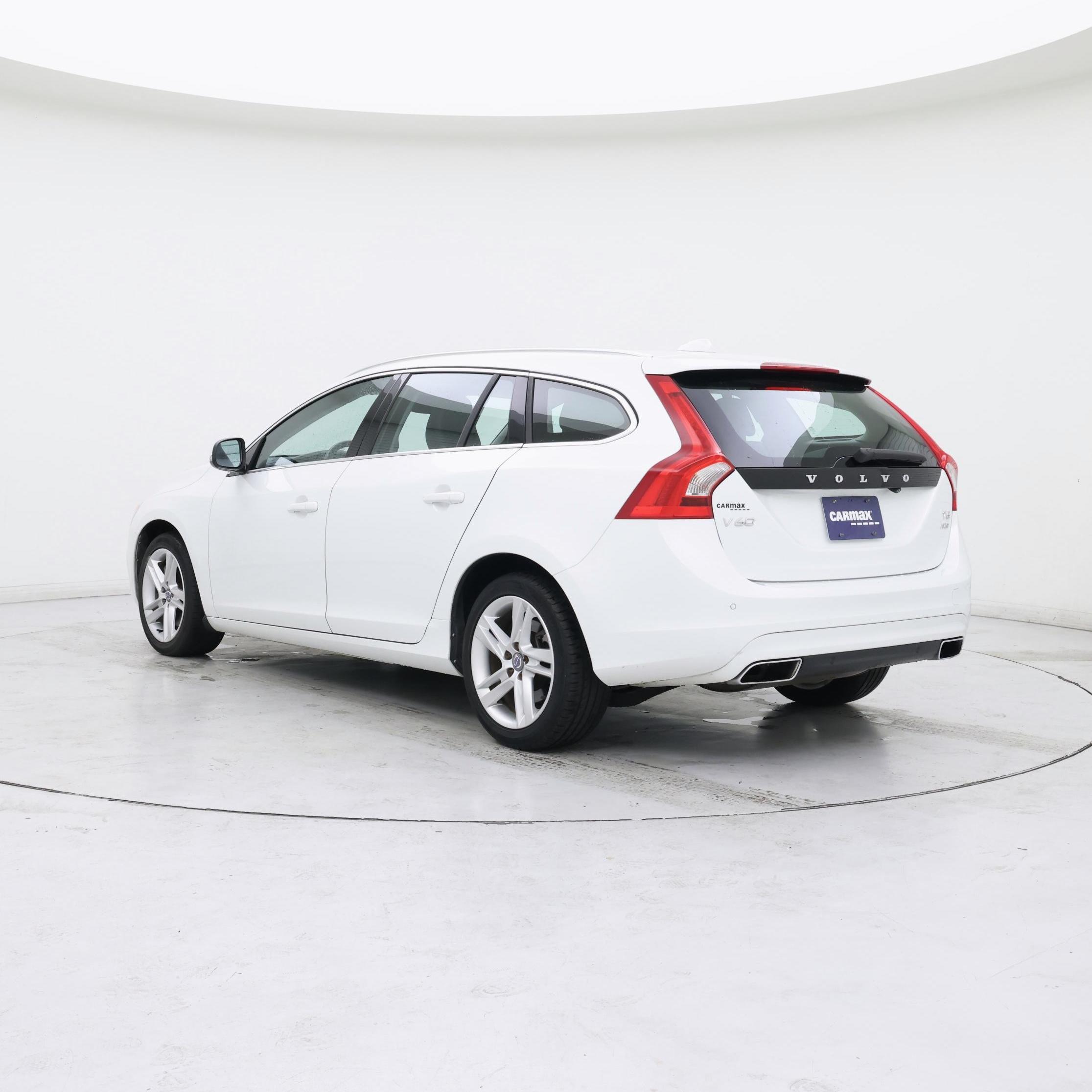 Thumbnail: 2015 Volvo V60 - 2