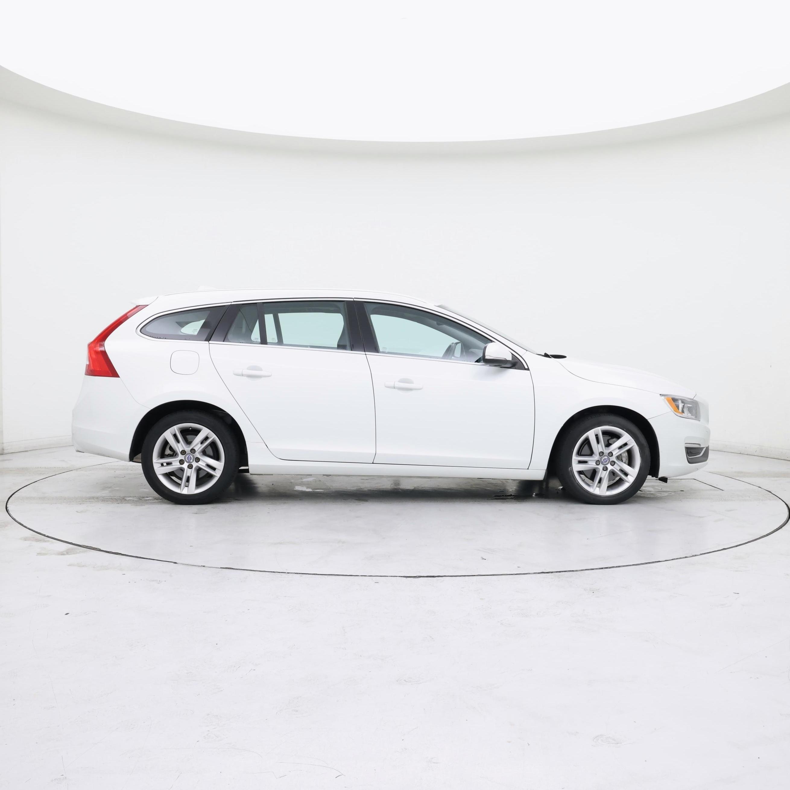 Thumbnail: 2015 Volvo V60 - 7