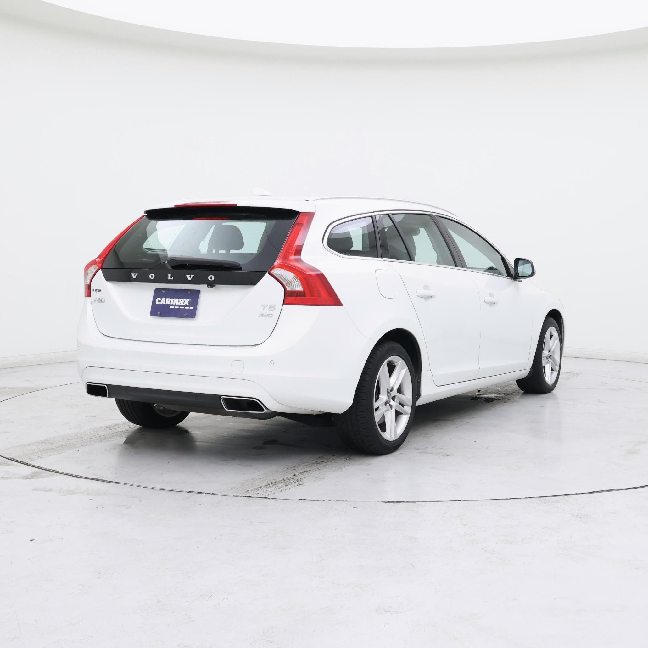 Thumbnail: 2015 Volvo V60 - 8
