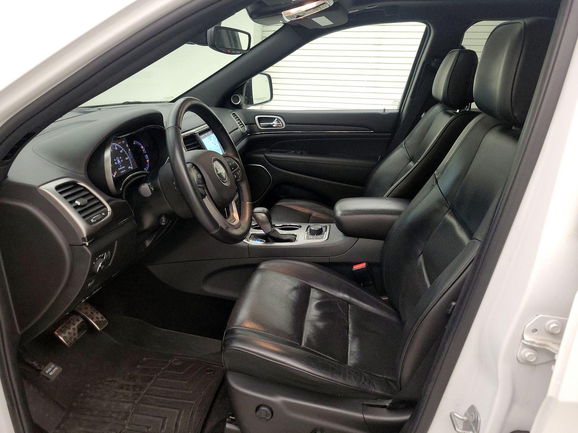 Thumbnail: 2018 Jeep Grand Cherokee - 11