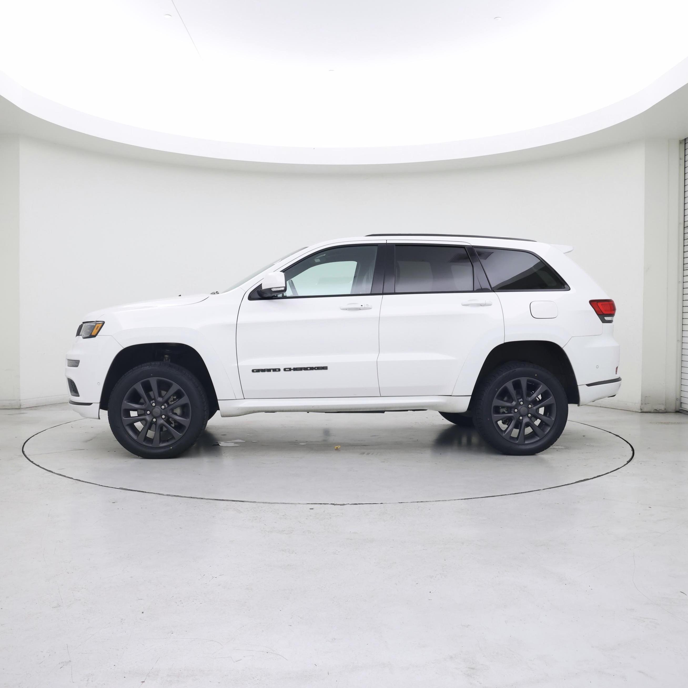 Thumbnail: 2018 Jeep Grand Cherokee - 3