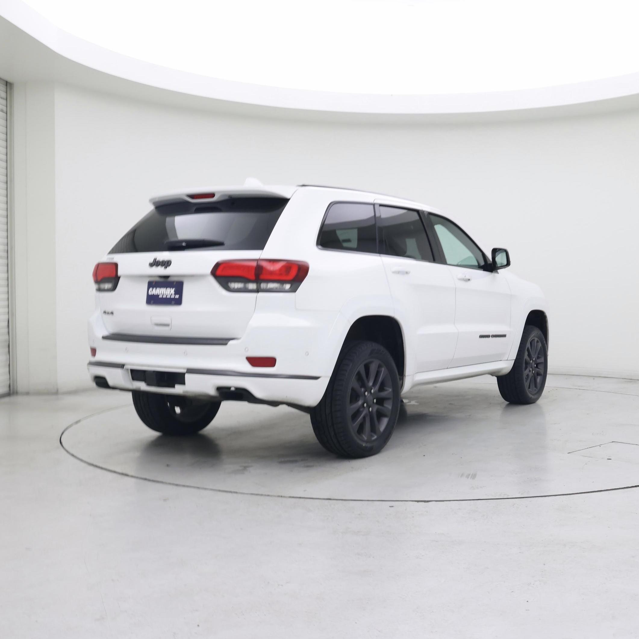 Thumbnail: 2018 Jeep Grand Cherokee - 8