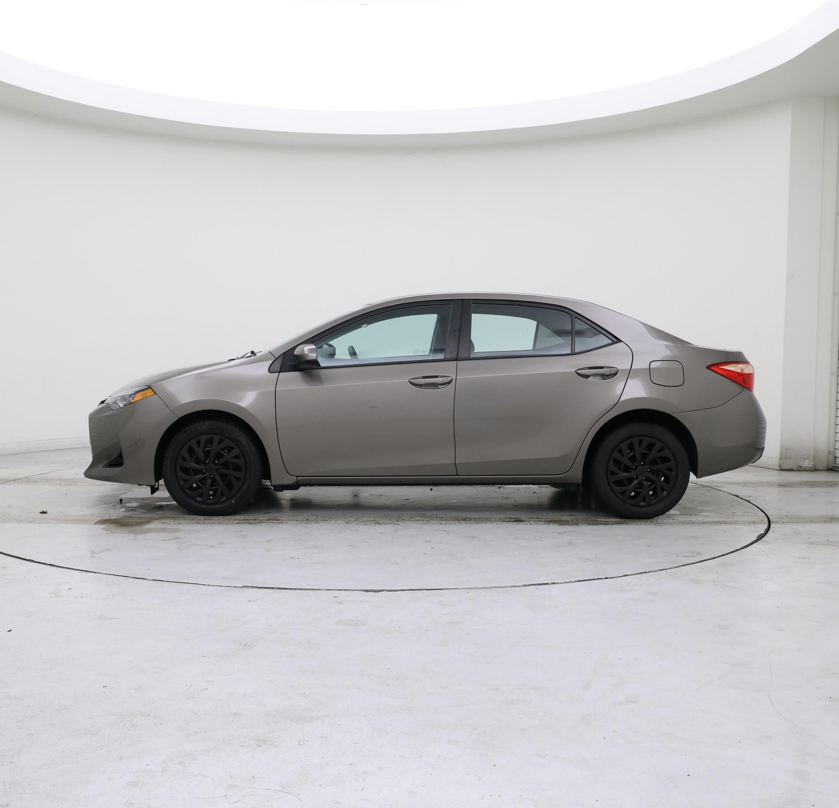 Thumbnail: 2017 Toyota Corolla - 3