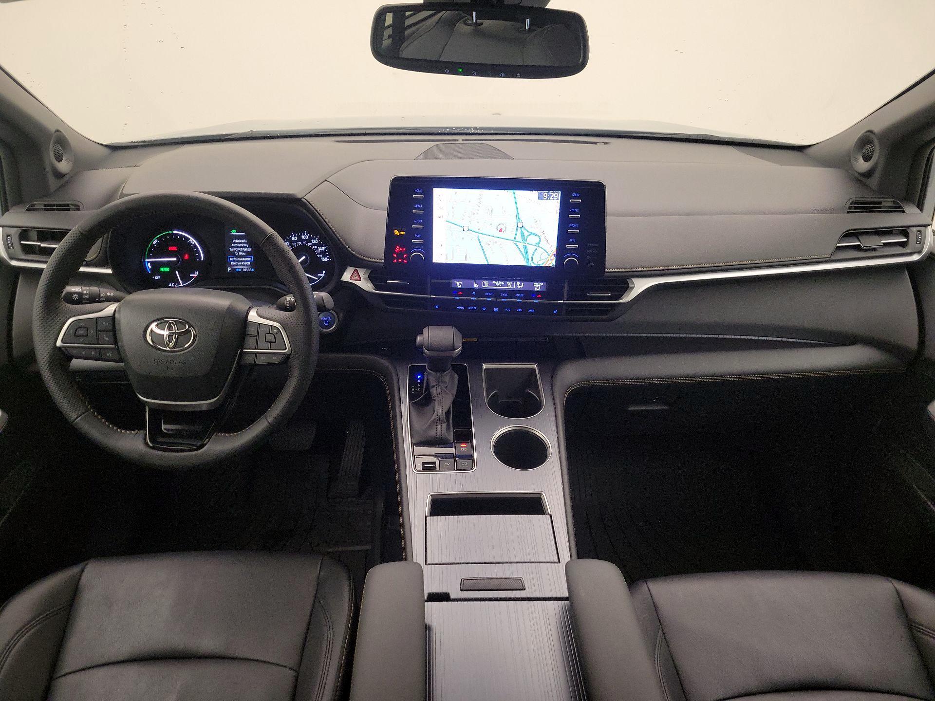 Thumbnail: 2023 Toyota Sienna - 9