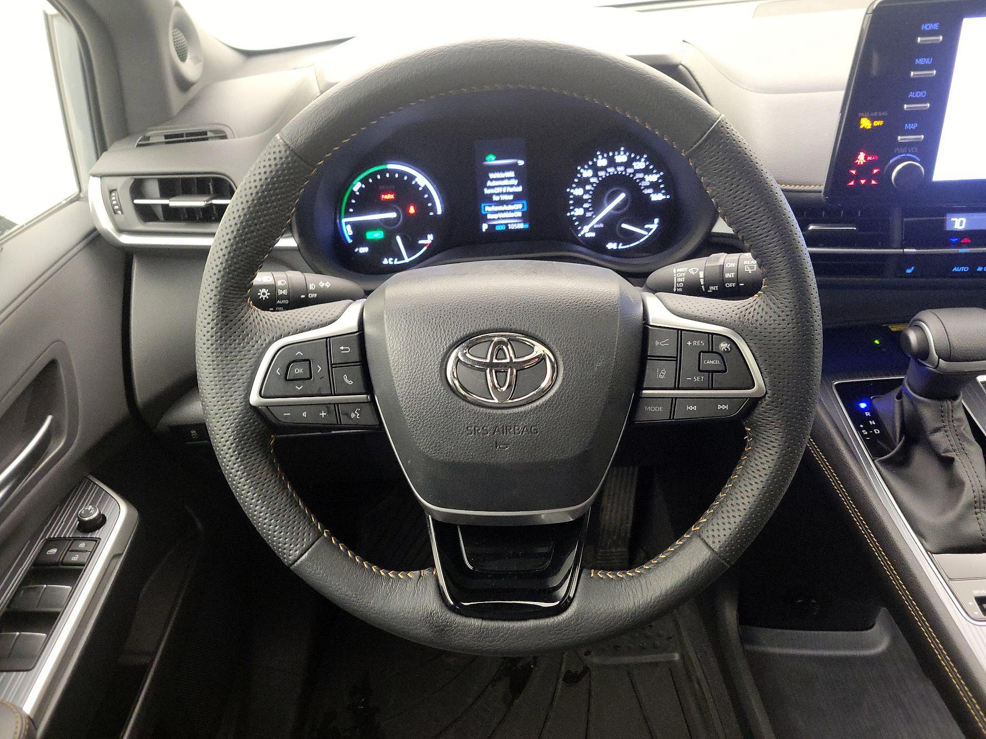 Thumbnail: 2023 Toyota Sienna - 10