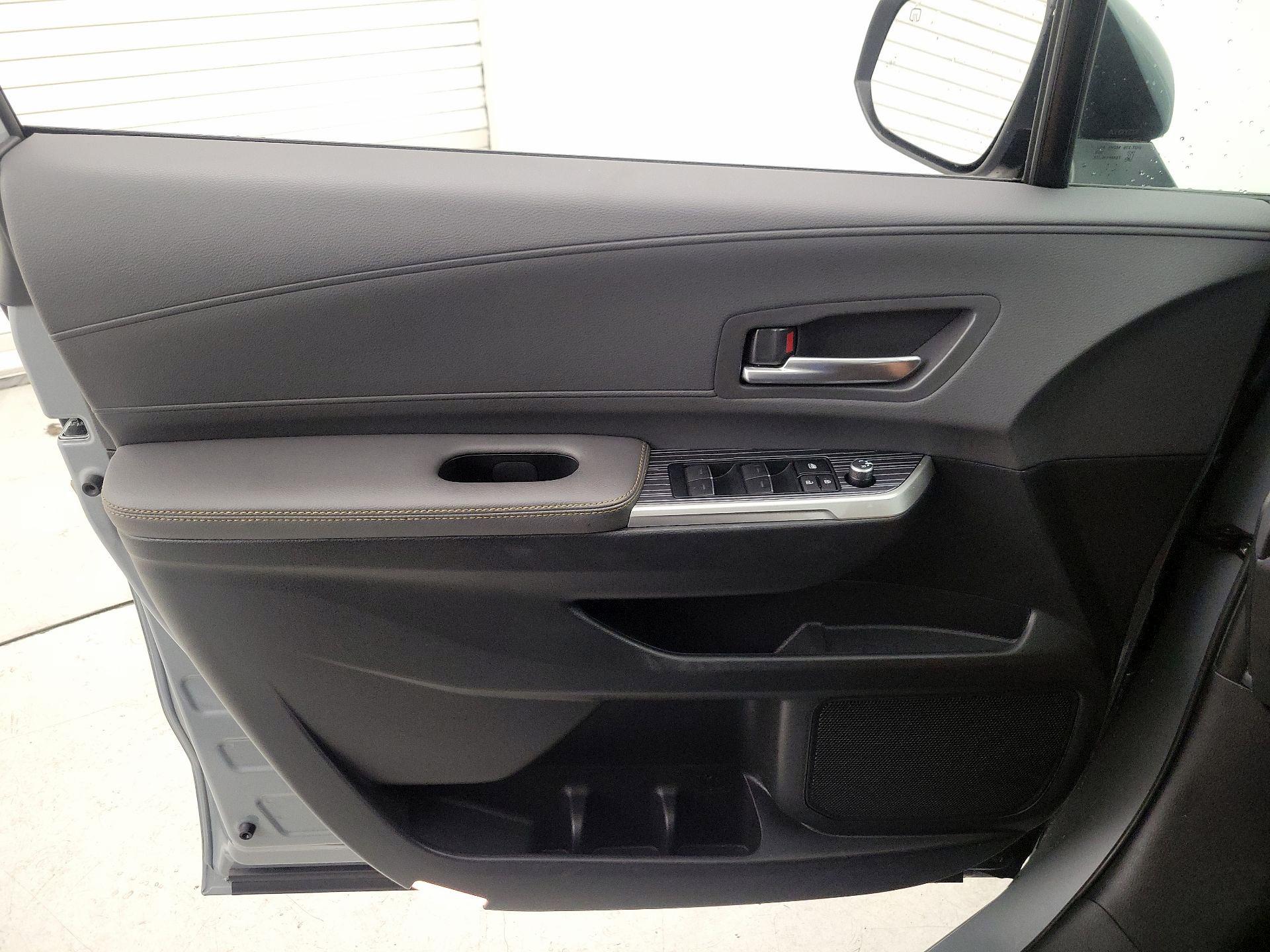Thumbnail: 2023 Toyota Sienna - 12