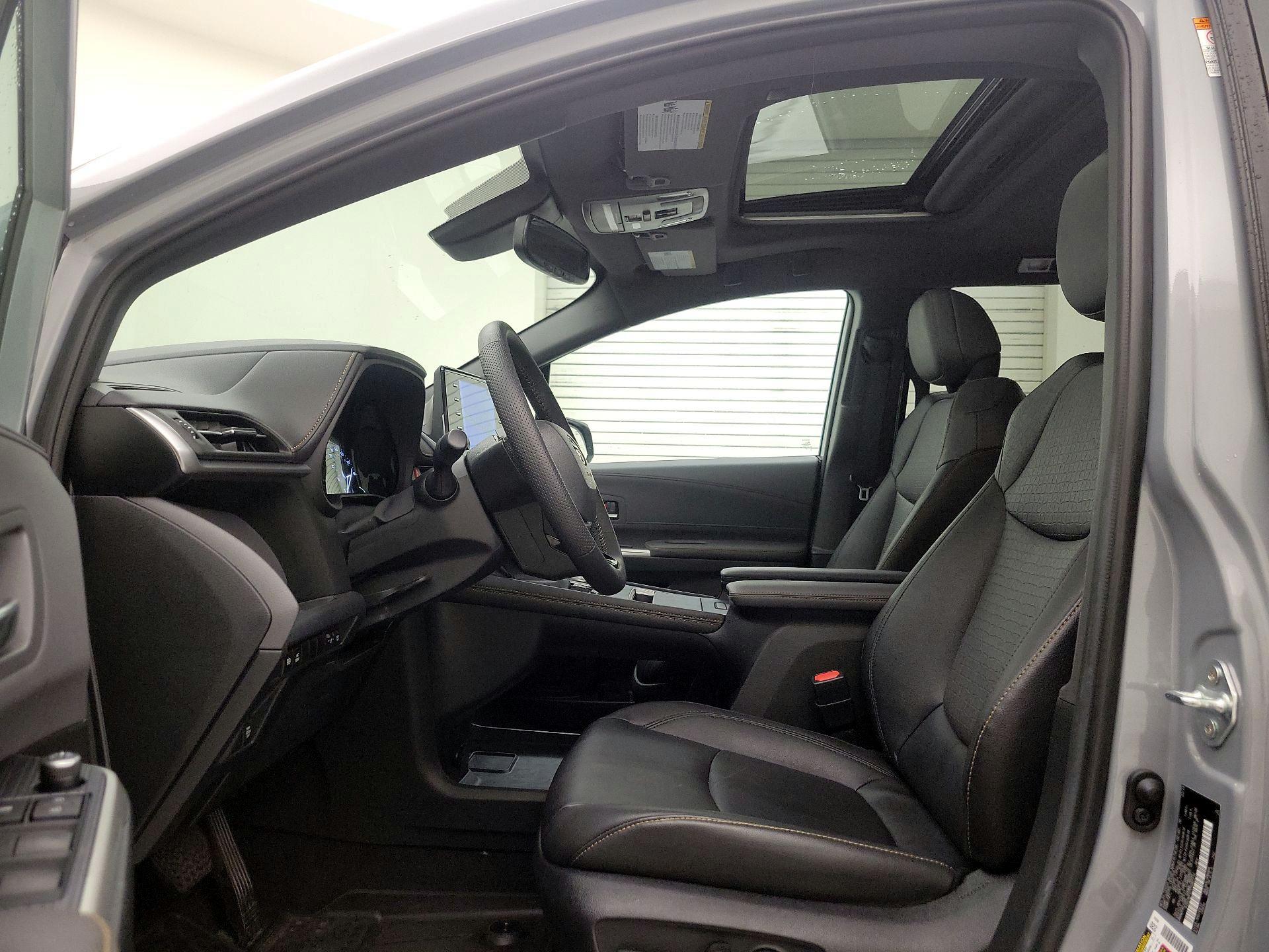 Thumbnail: 2023 Toyota Sienna - 20