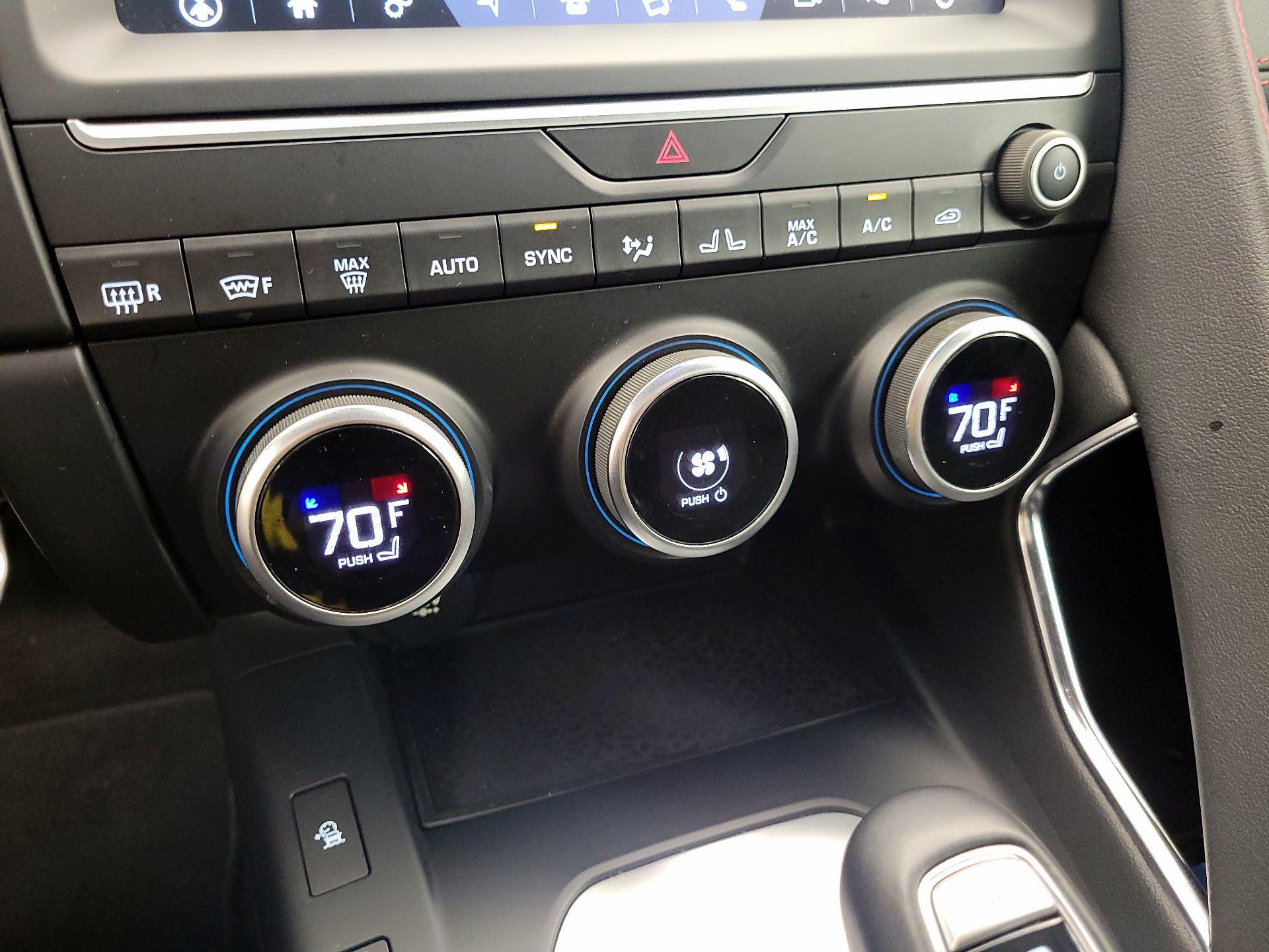 Thumbnail: 2020 Jaguar E-Pace - 17