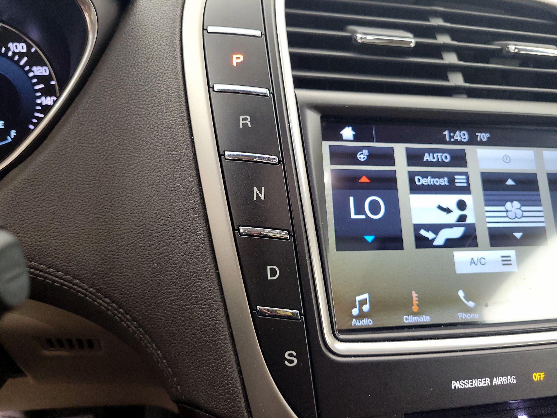 Thumbnail: 2016 Lincoln MKX - 18