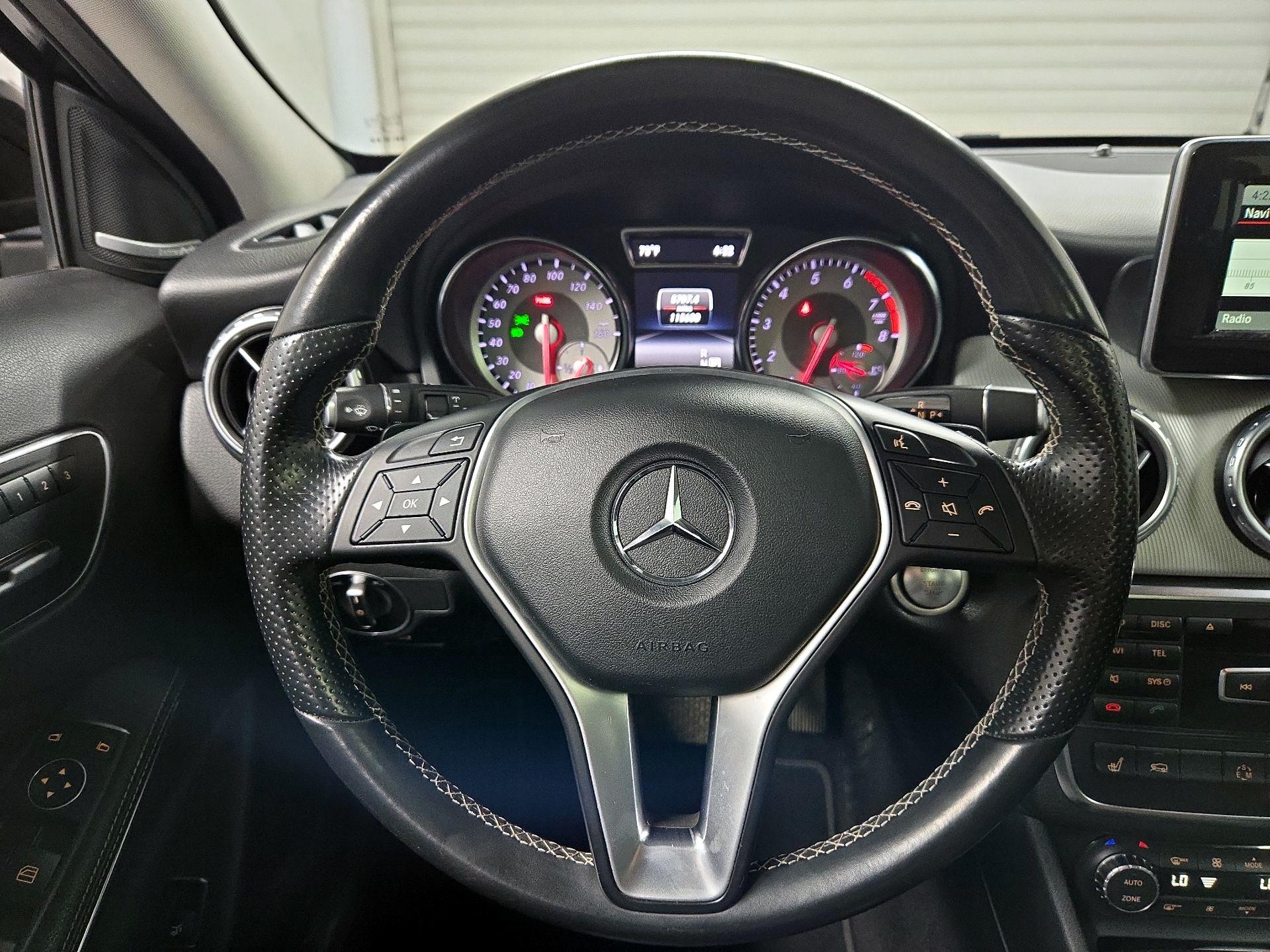 Thumbnail: 2015 Mercedes-Benz GLA - 10