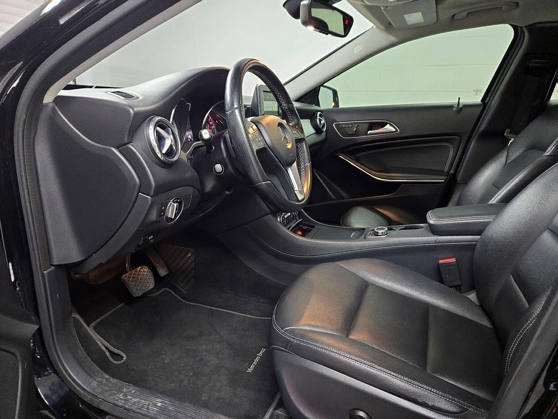 Thumbnail: 2015 Mercedes-Benz GLA - 11