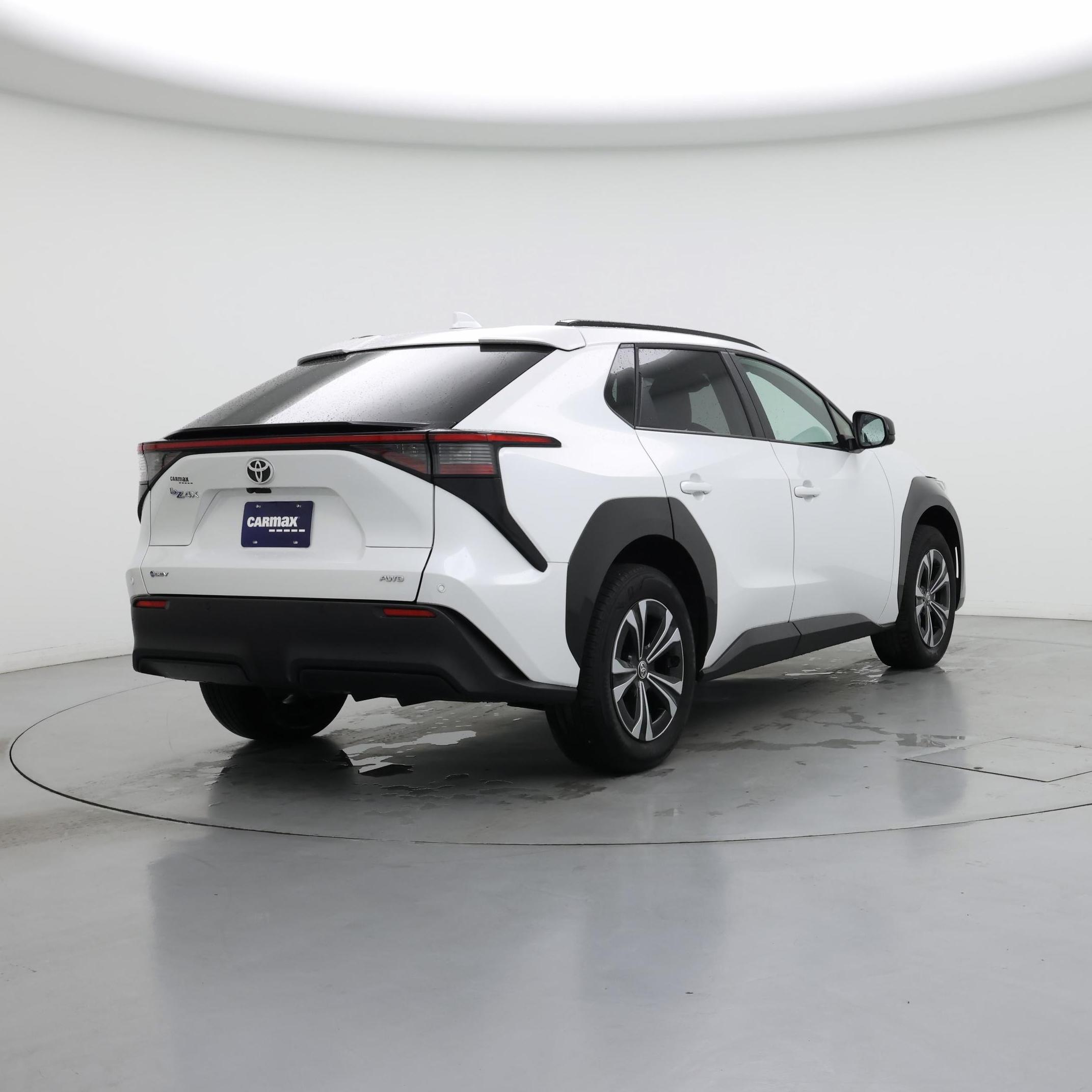 Thumbnail: 2024 Toyota bZ4X - 8