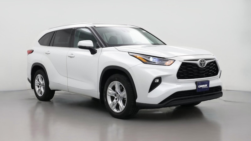2022 Toyota Highlander XLE Hero Image