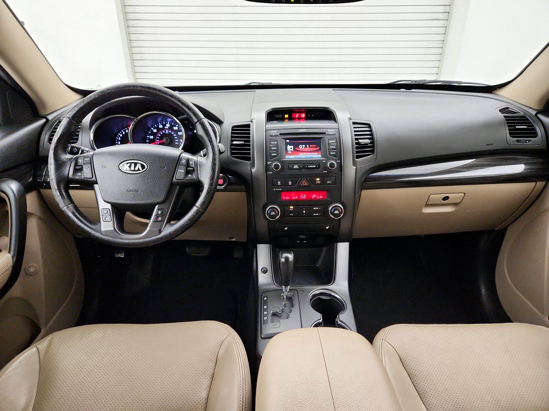 Thumbnail: 2013 Kia Sorento - 9
