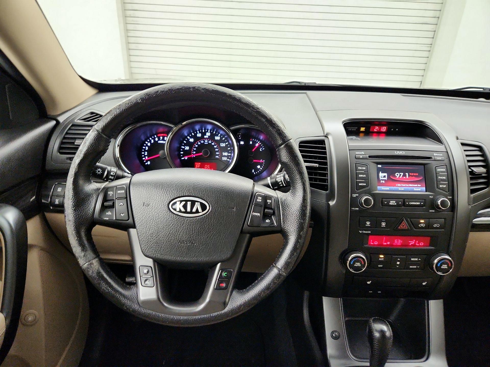 Thumbnail: 2013 Kia Sorento - 10